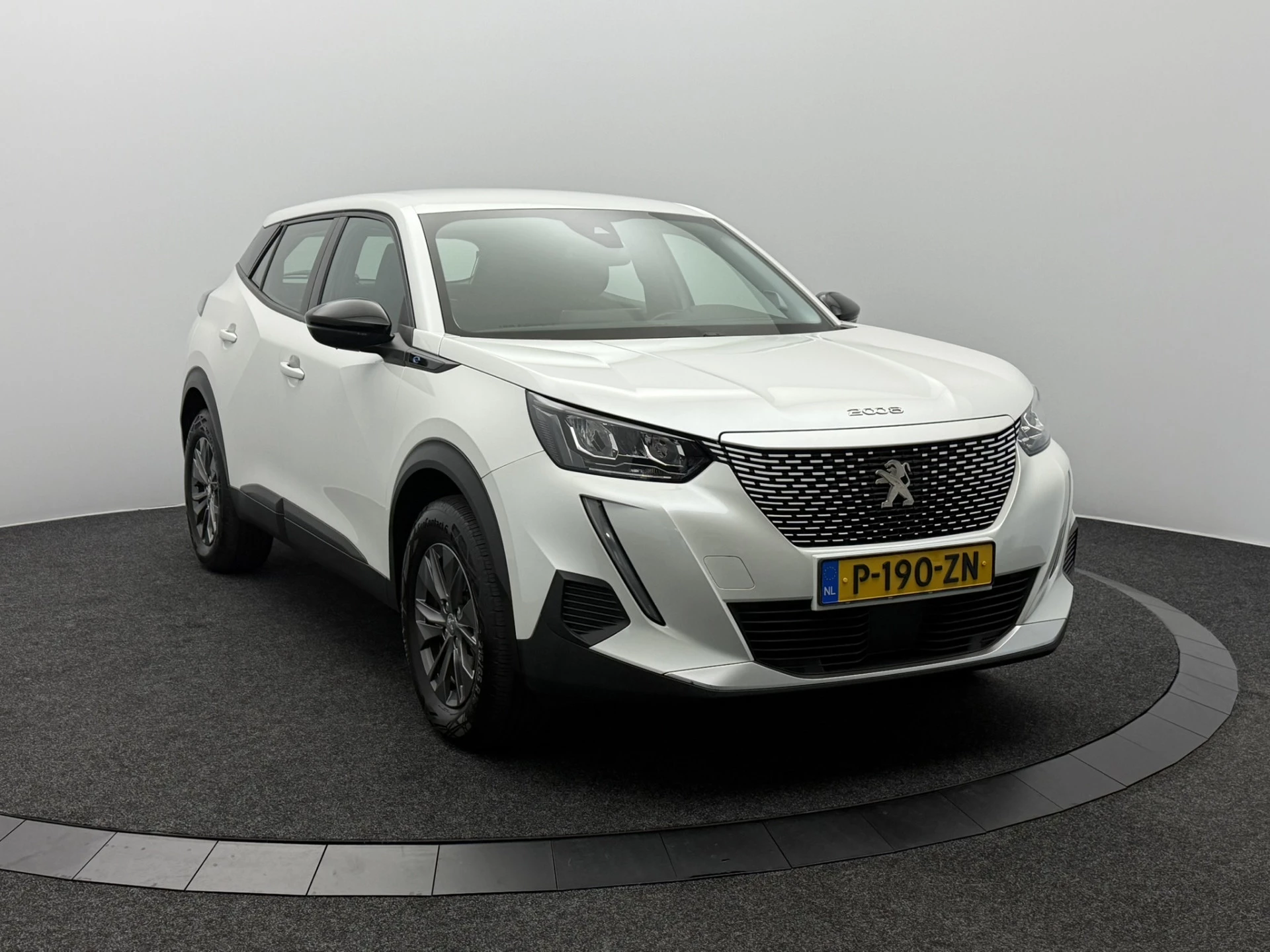 Hoofdafbeelding Peugeot e-2008