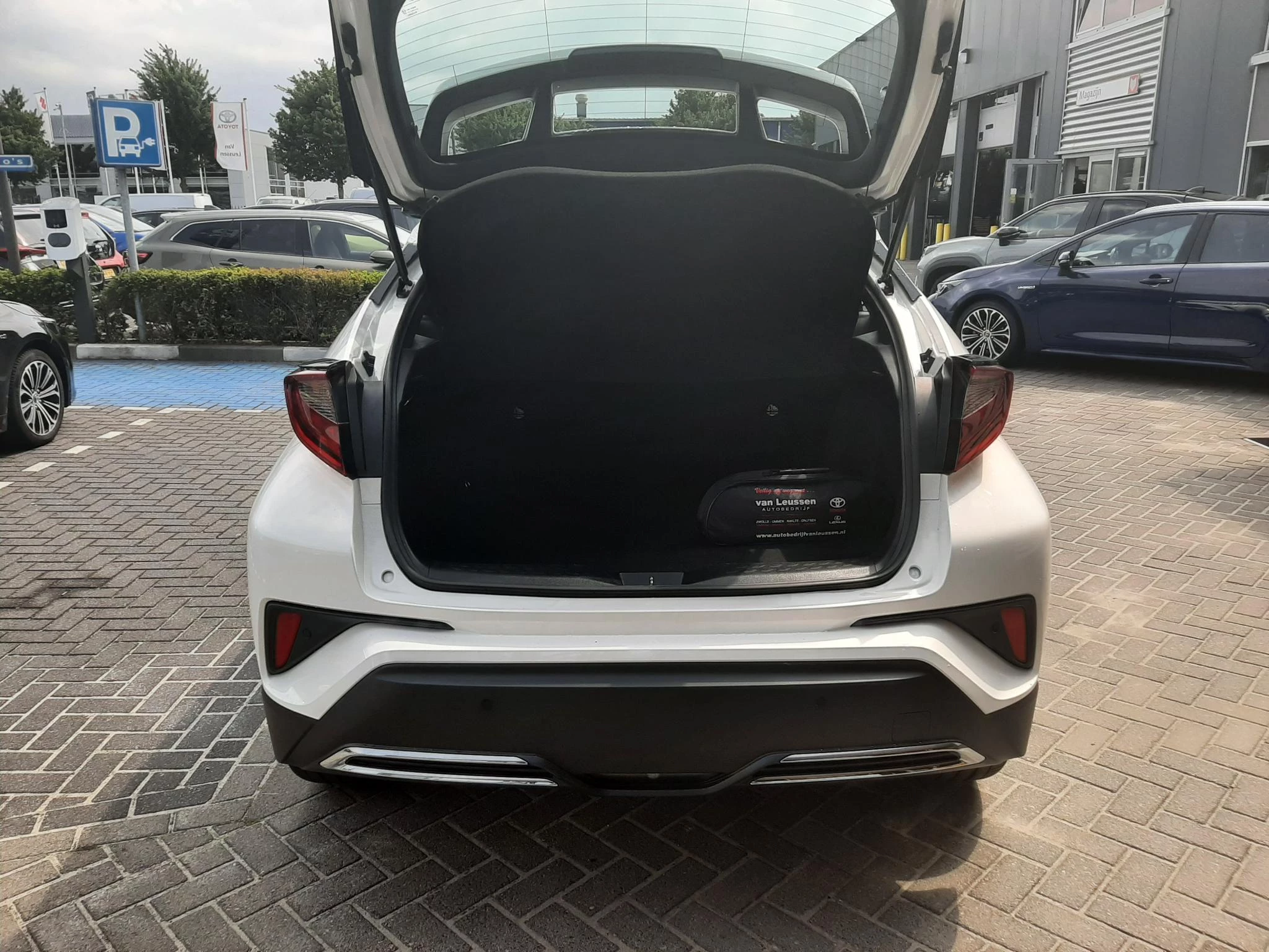 Hoofdafbeelding Toyota C-HR