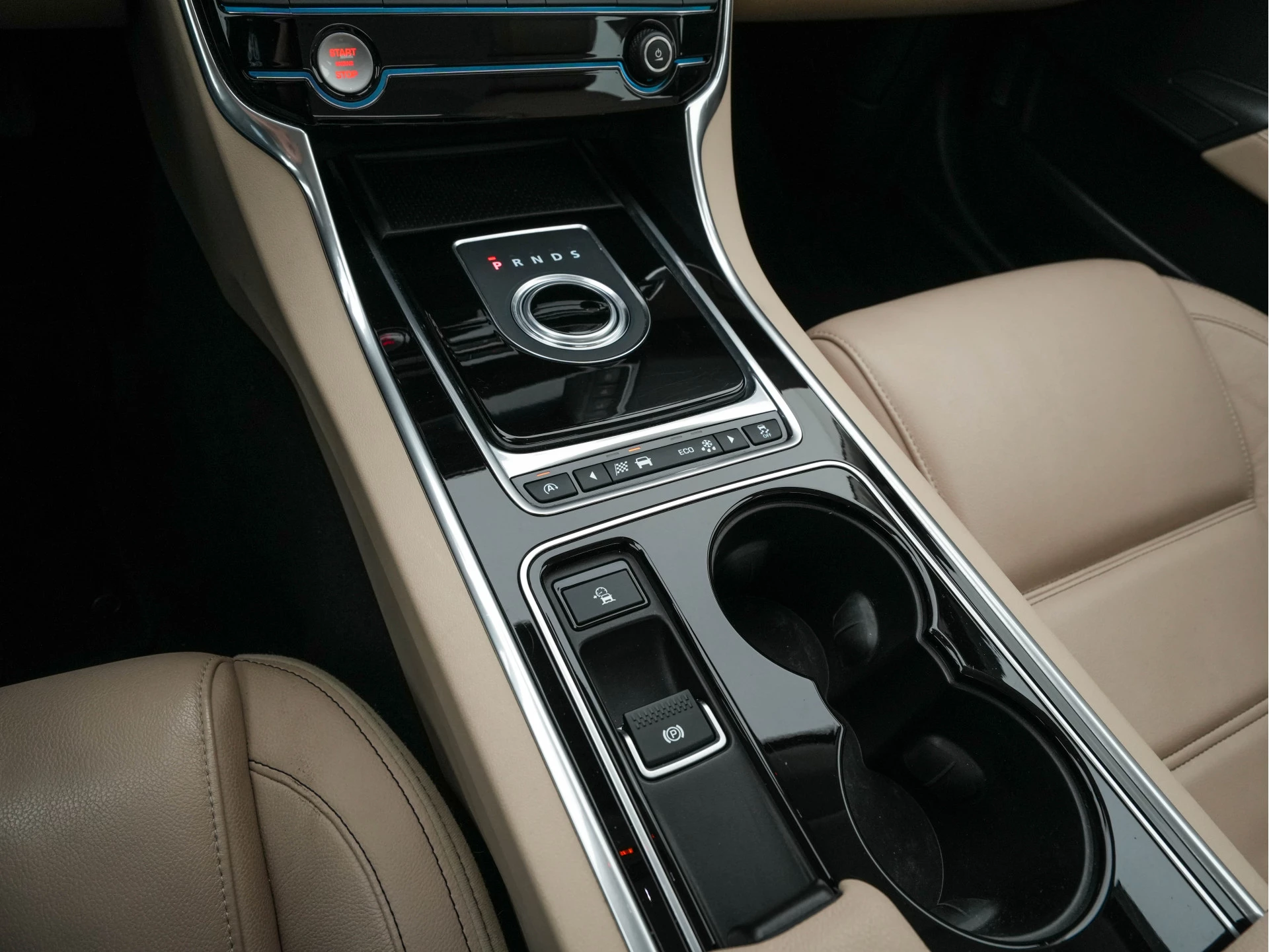 Hoofdafbeelding Jaguar XE