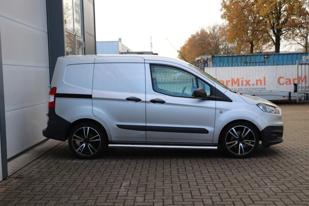Hoofdafbeelding Ford Transit Courier