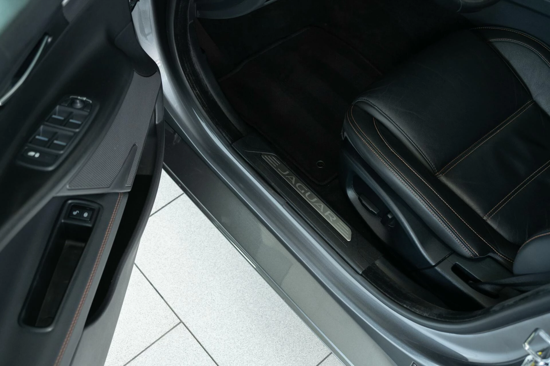 Hoofdafbeelding Jaguar XE