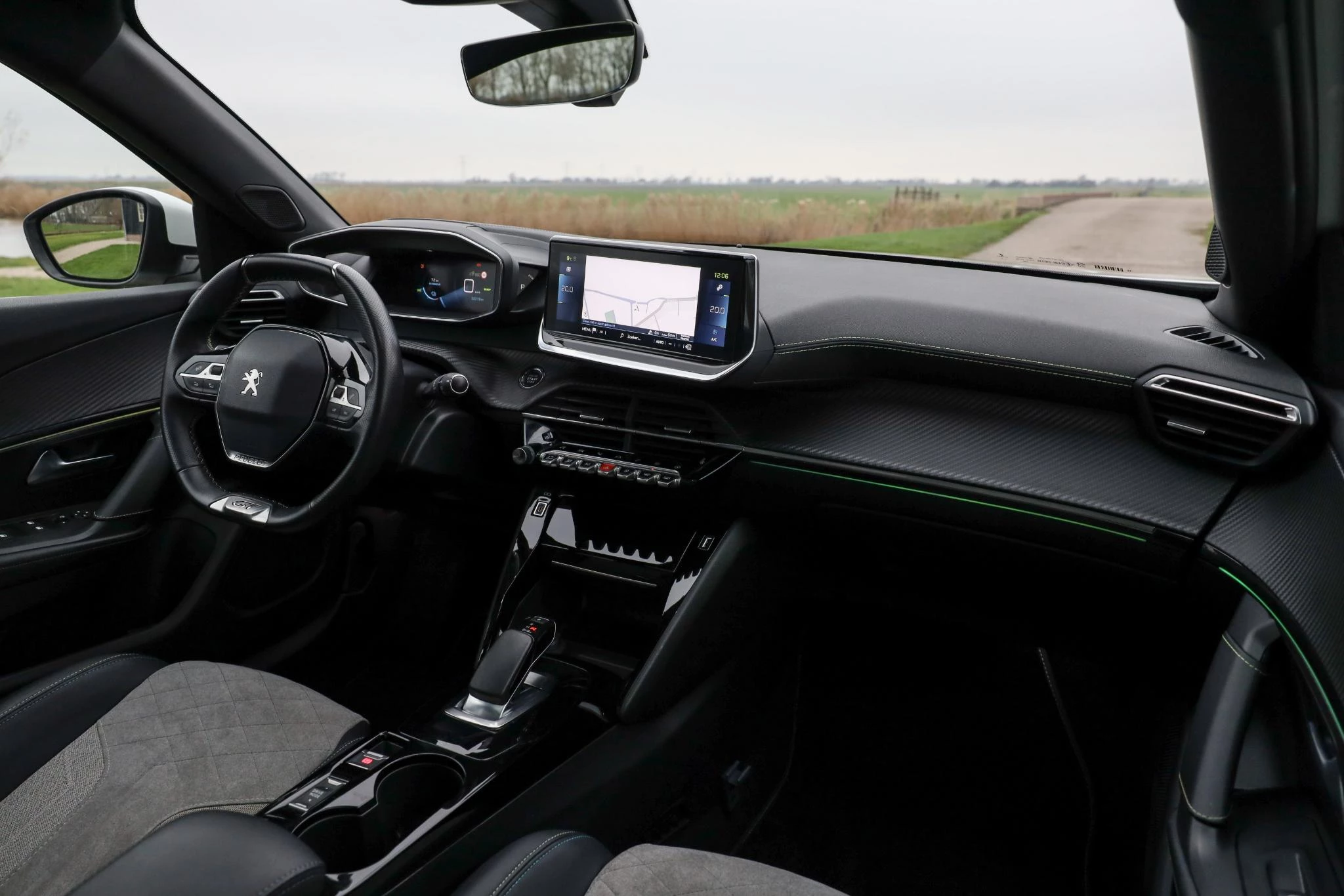 Hoofdafbeelding Peugeot e-2008