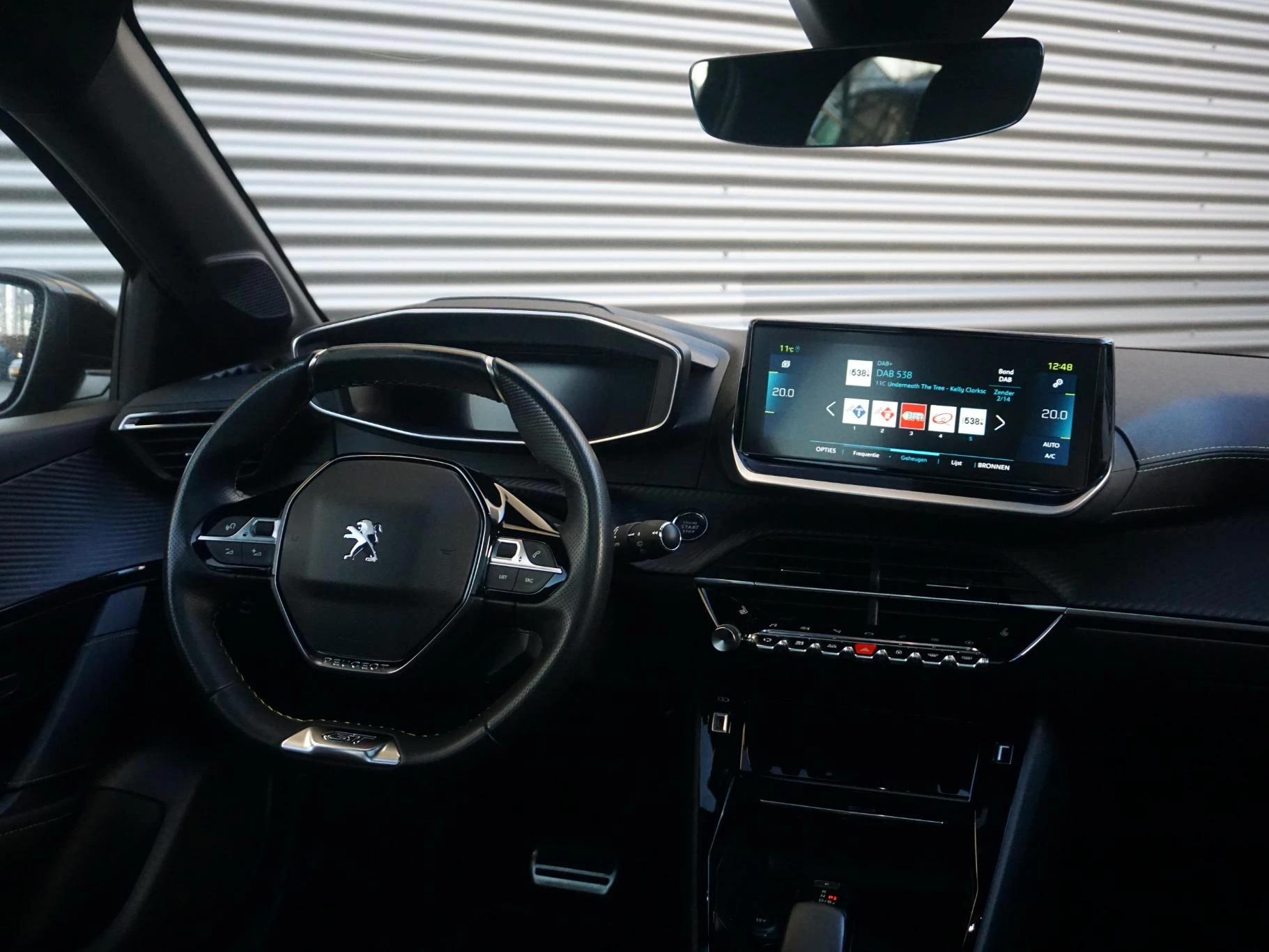 Hoofdafbeelding Peugeot e-208