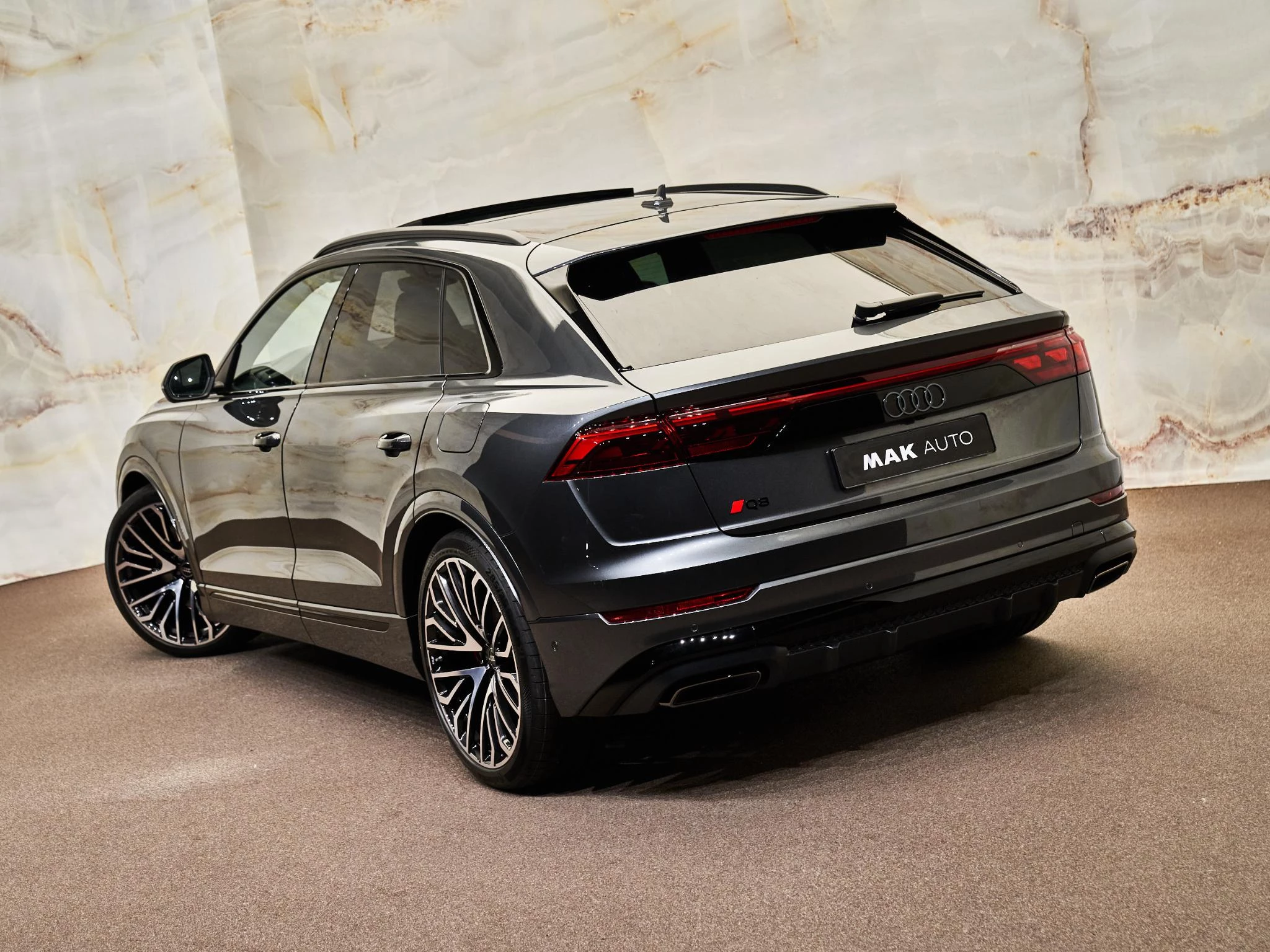 Hoofdafbeelding Audi Q8