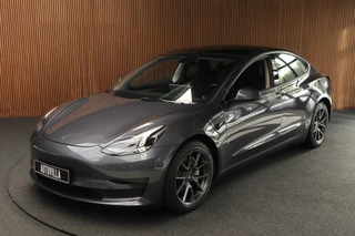 Tesla Model 3 Standard Plus ACC Autopilot Stuurverwarm. PDC Leer Navi Panoramadak 360° Elektr. achterklep Stoelverwarming voor & achter Climate voor & achter LM velgen BTW auto!