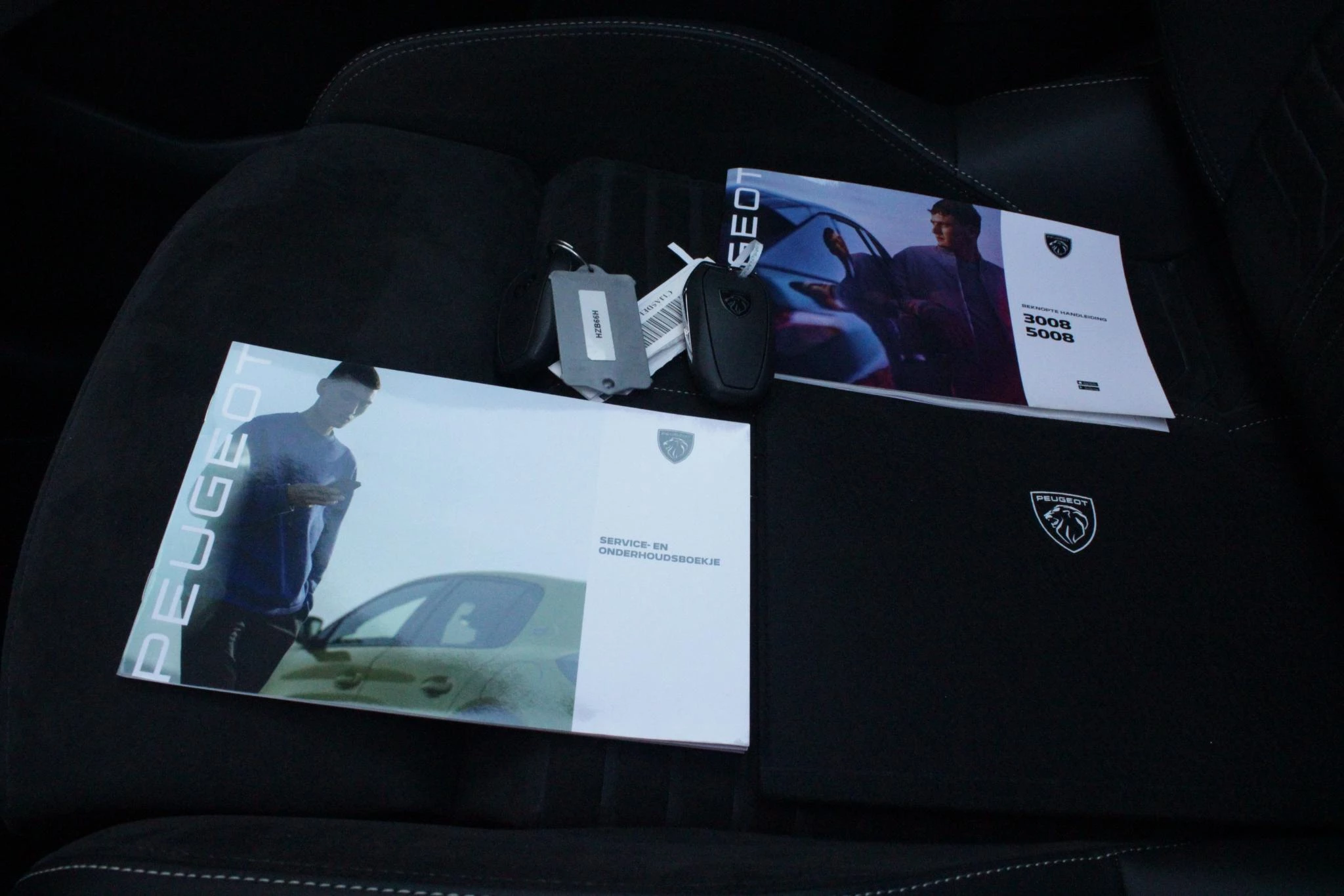 Hoofdafbeelding Peugeot e-5008