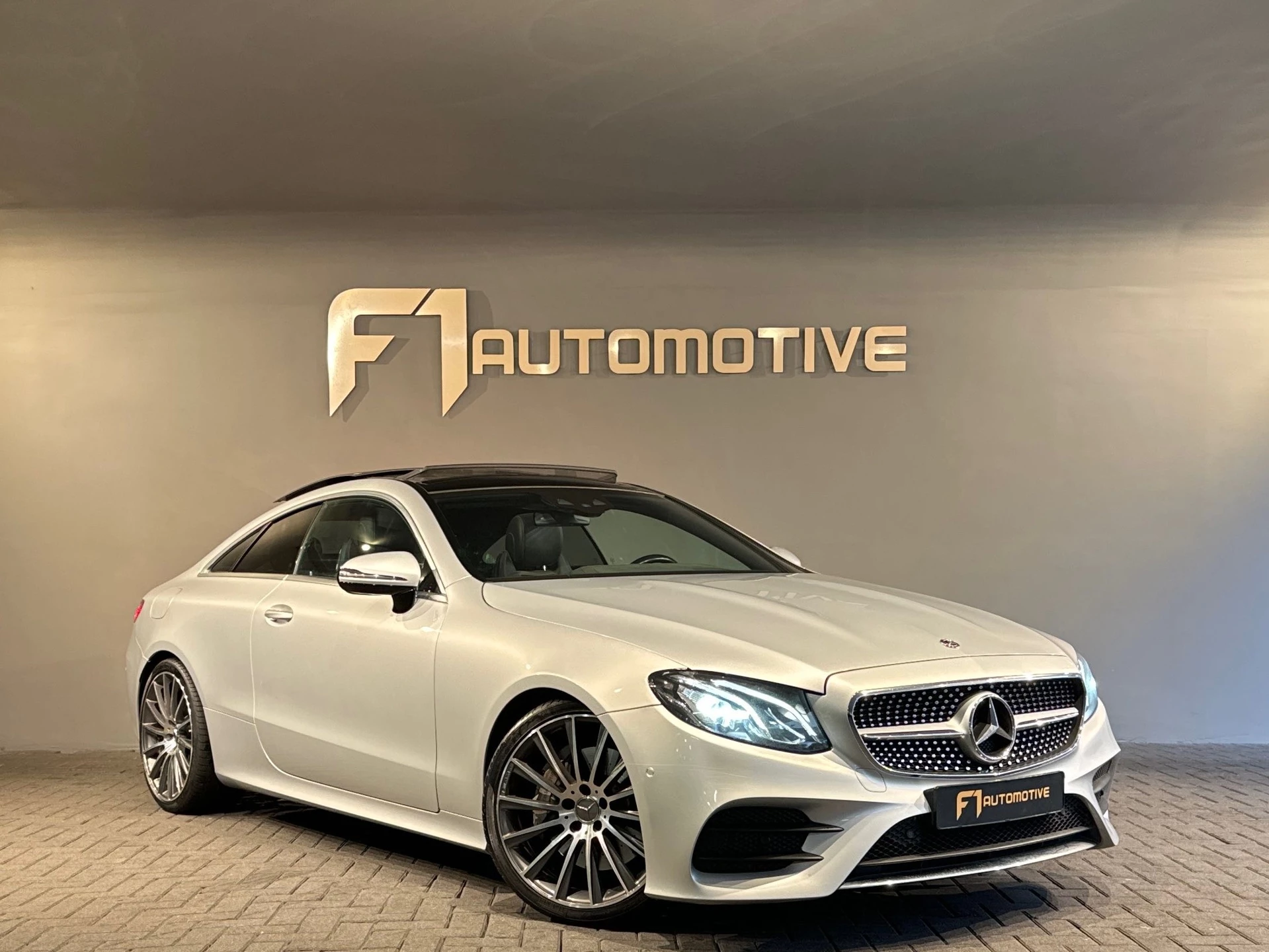 Hoofdafbeelding Mercedes-Benz E-Klasse