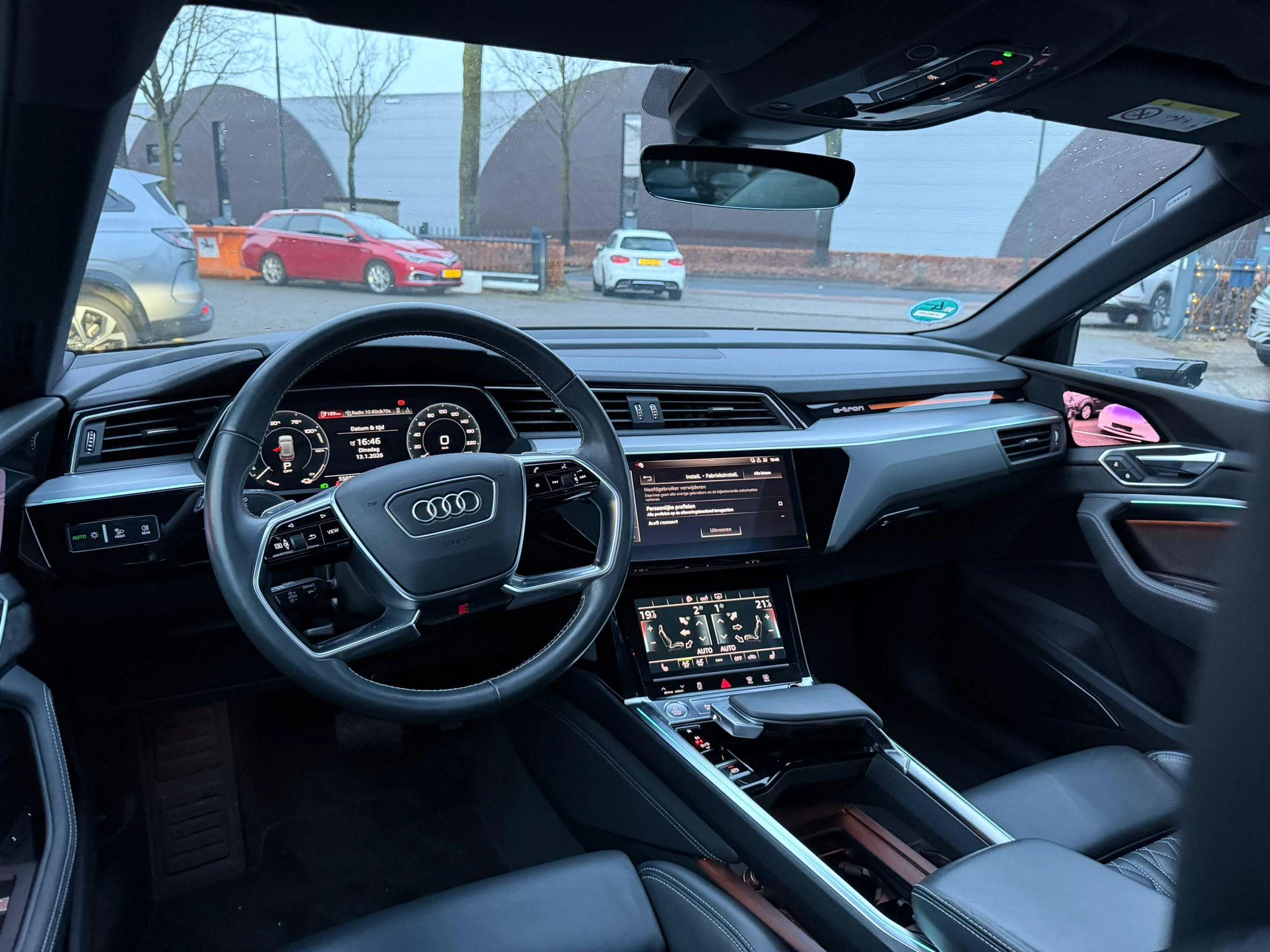 Hoofdafbeelding Audi e-tron