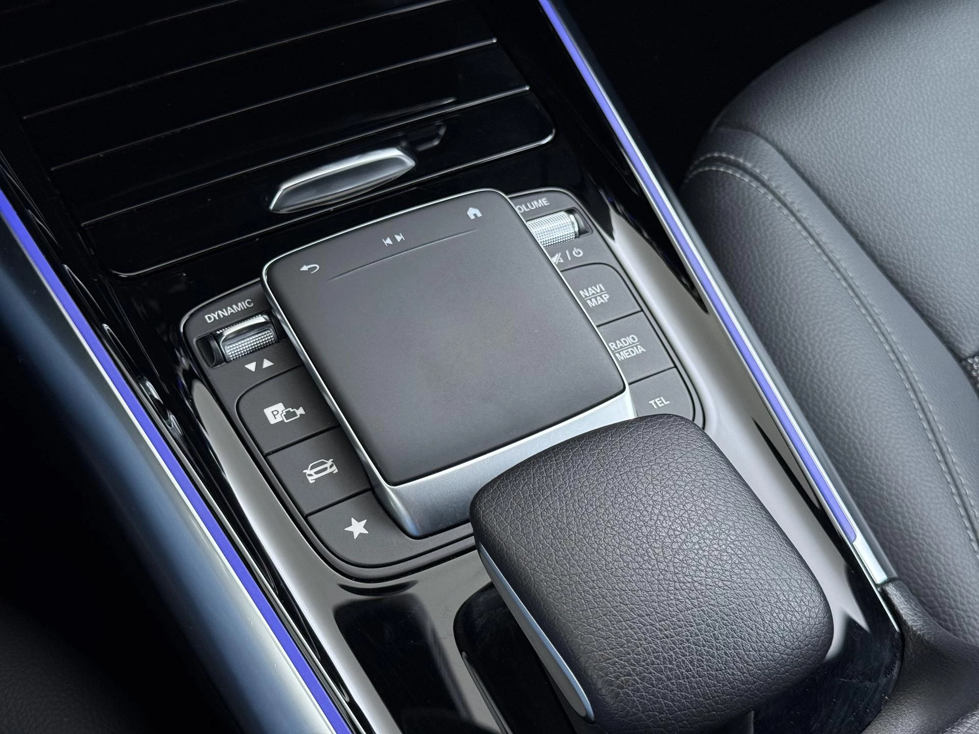 Hoofdafbeelding Mercedes-Benz EQA