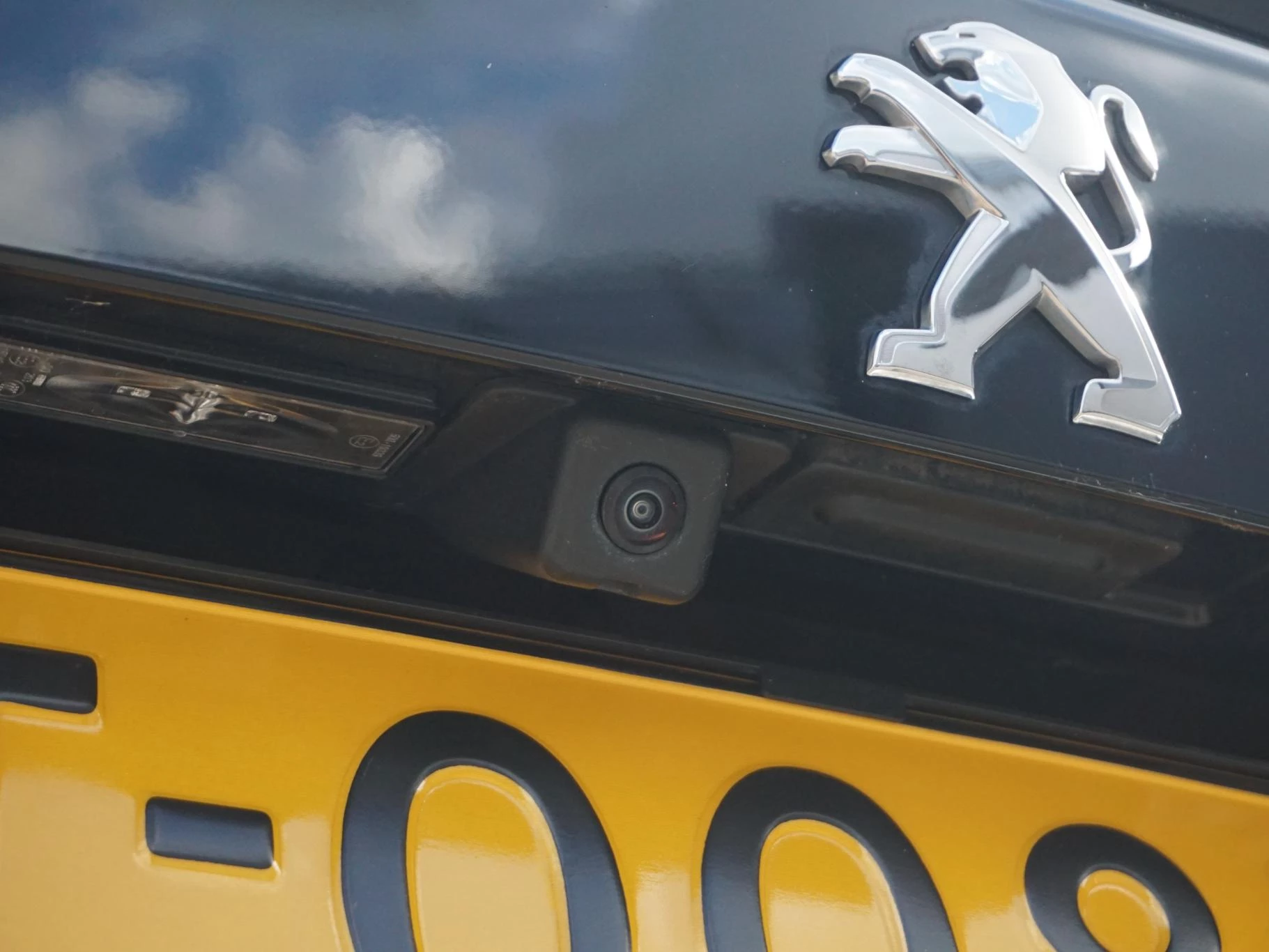 Hoofdafbeelding Peugeot e-2008