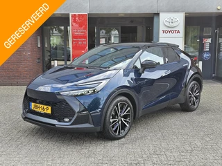 Toyota C-HR PHEV 220 PREMIERE EDITION NIEUW DIRECT RIJDEN STOEL/STUURVERW PANODAK KEYLESS HEAD-UP LED KEYLESS BLIND SPOT LED EL-ACHTERKLEP LEER