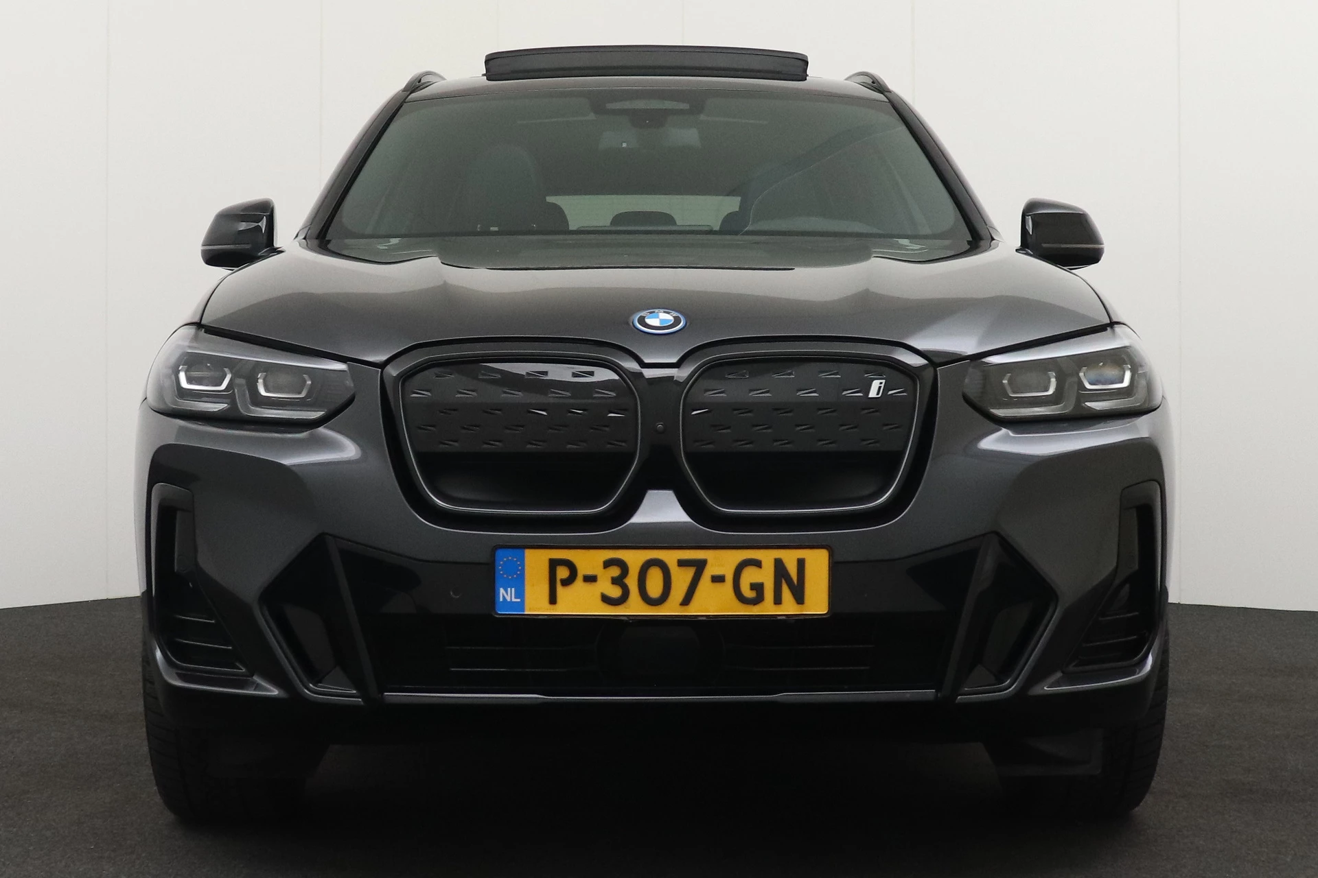 Hoofdafbeelding BMW iX3