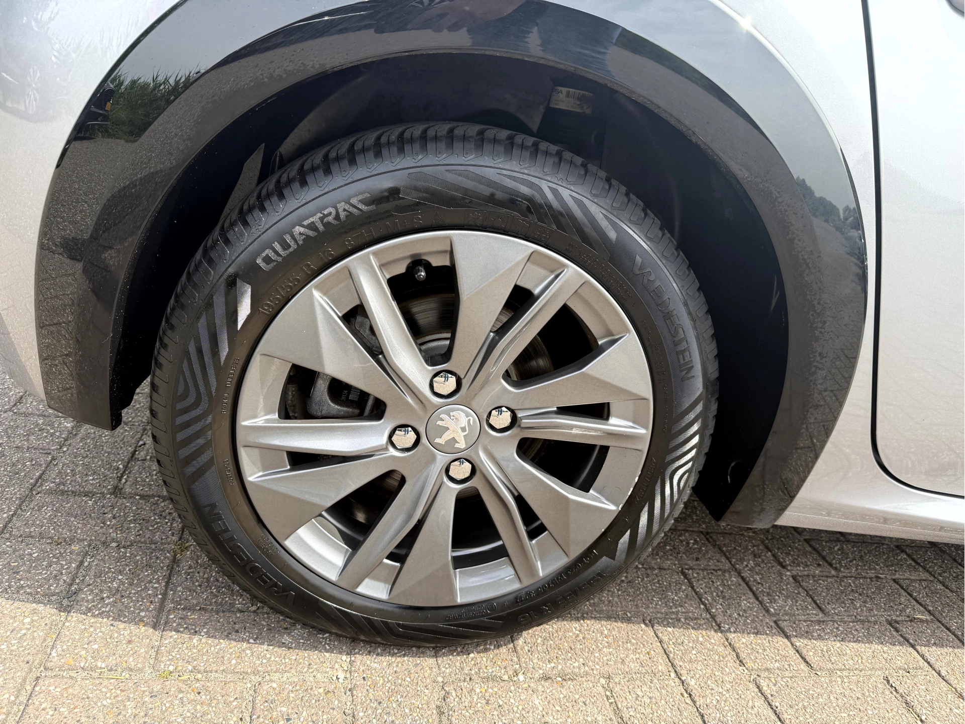 Hoofdafbeelding Peugeot e-208