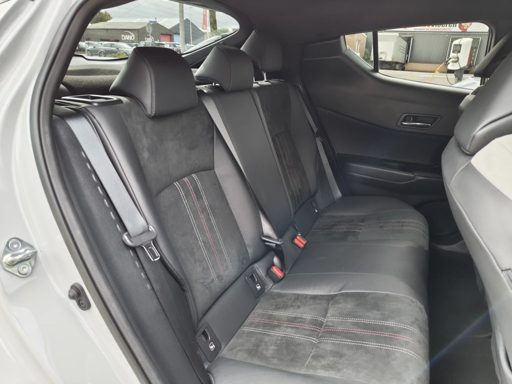 Hoofdafbeelding Toyota C-HR