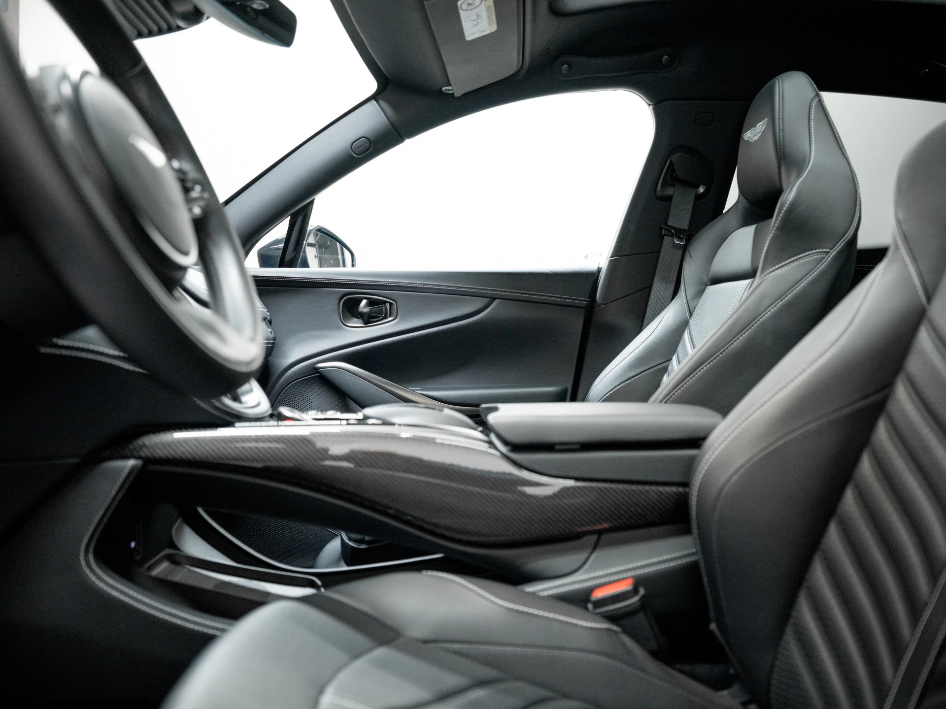 Hoofdafbeelding Aston Martin DBX