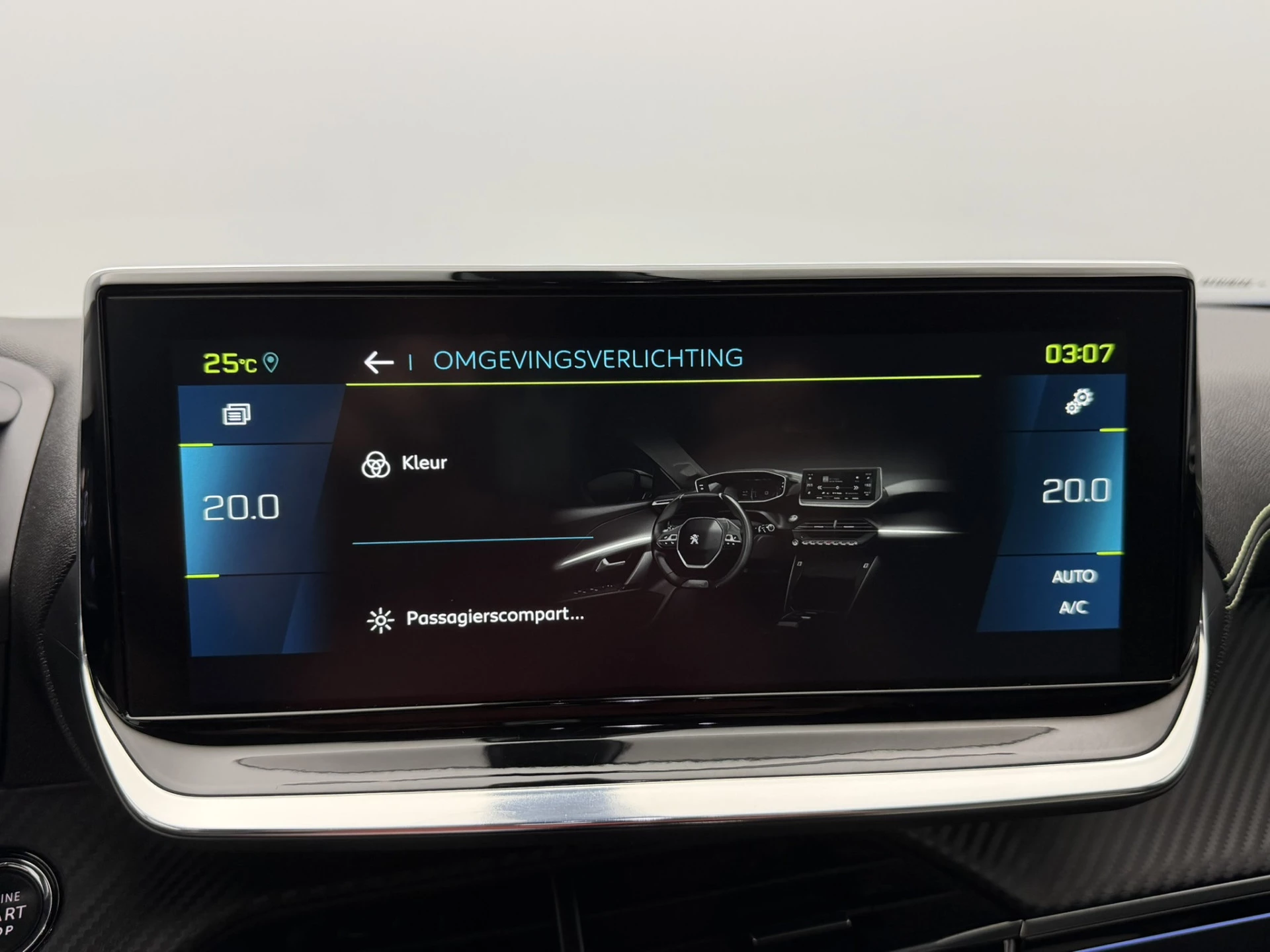 Hoofdafbeelding Peugeot e-2008