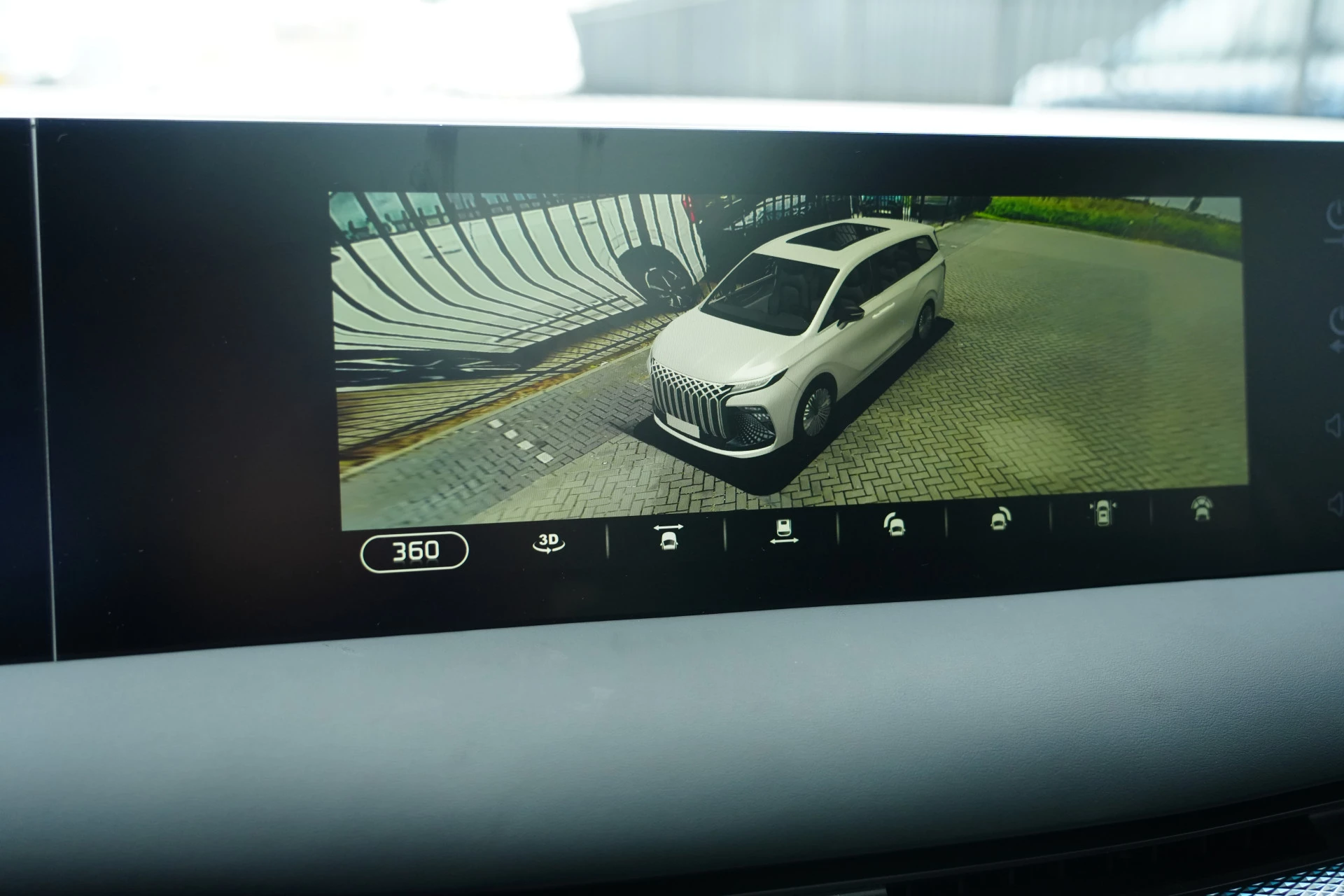 Hoofdafbeelding DFSK Forthing 9