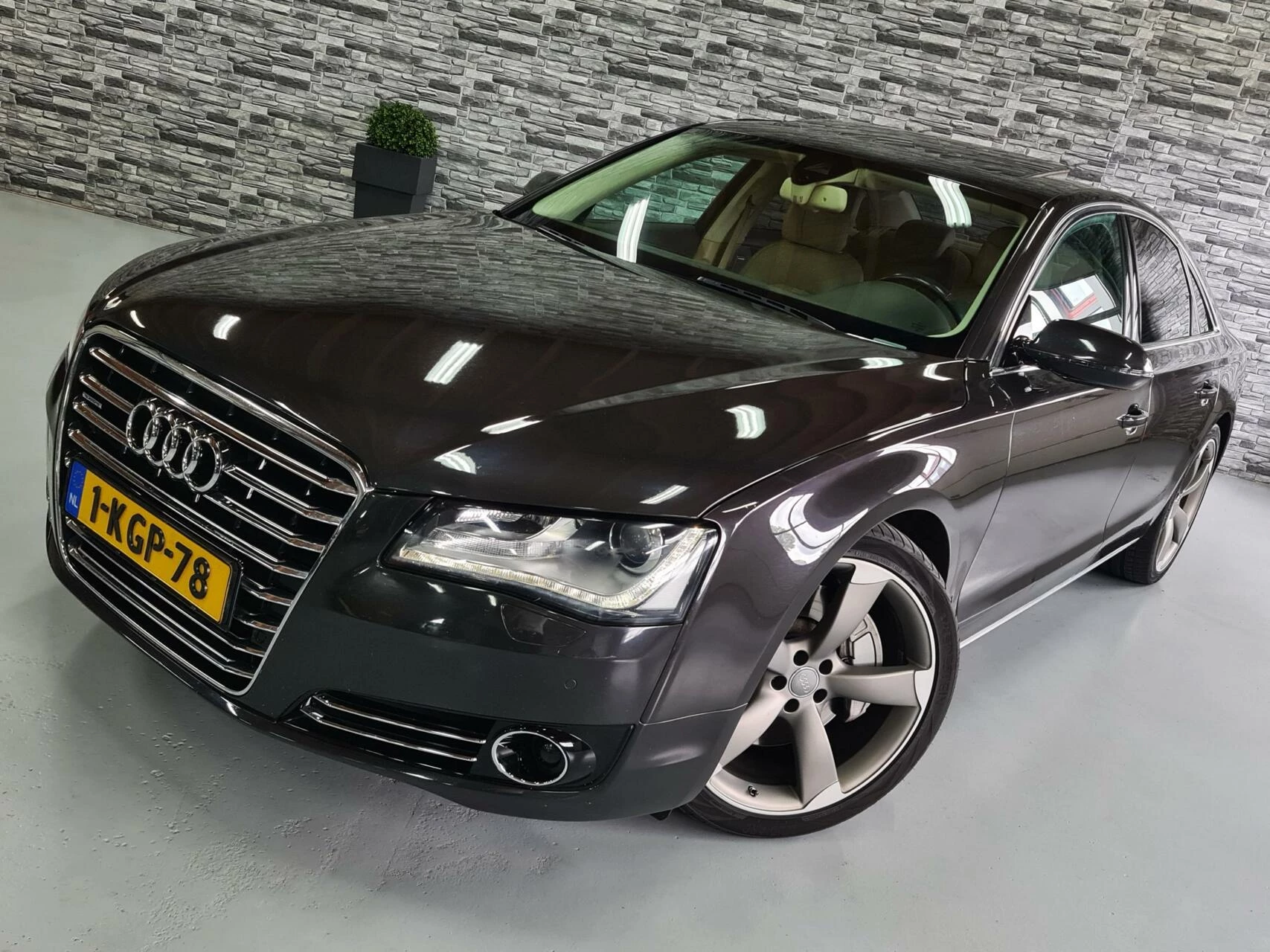 Hoofdafbeelding Audi A8