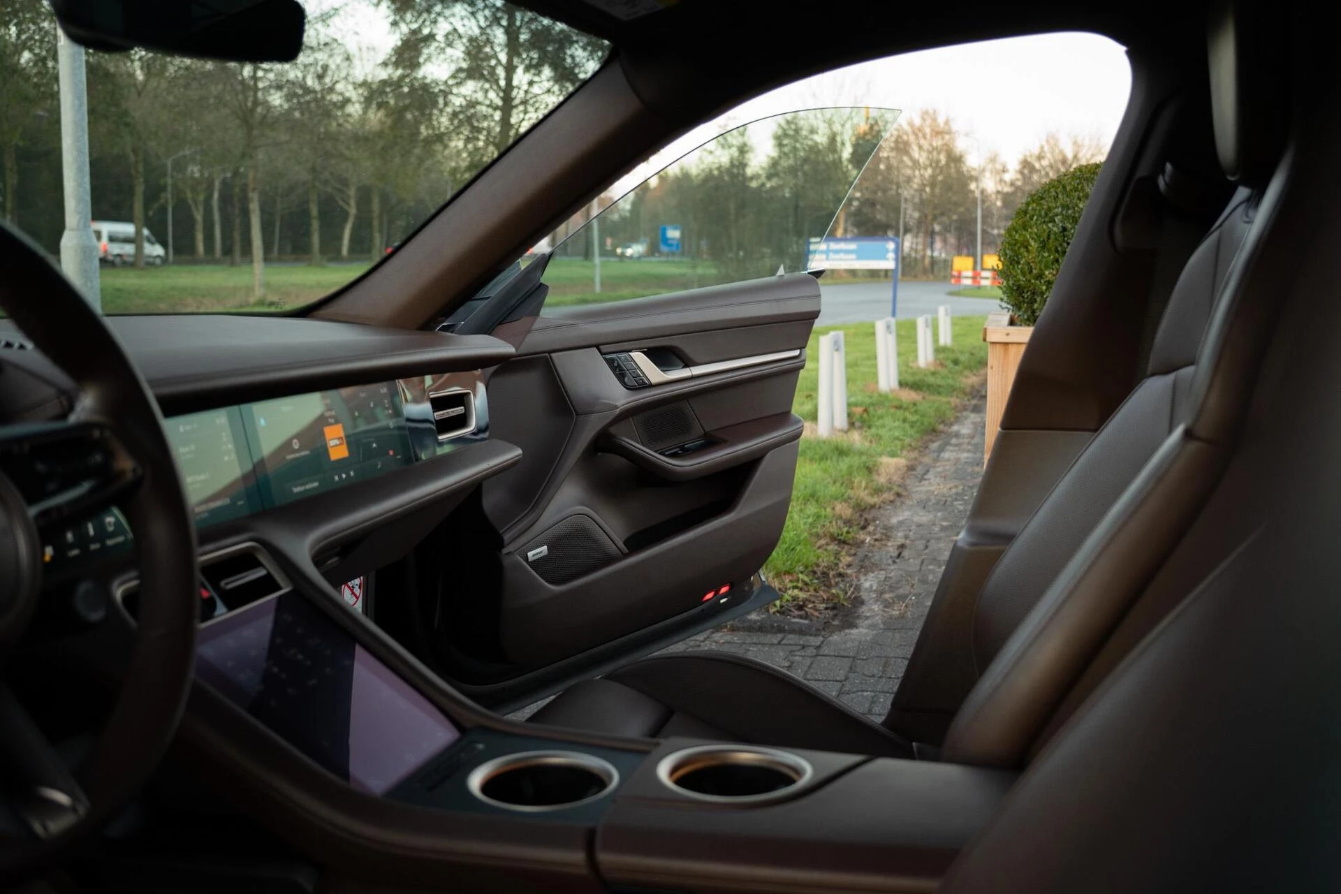 Hoofdafbeelding Porsche Taycan