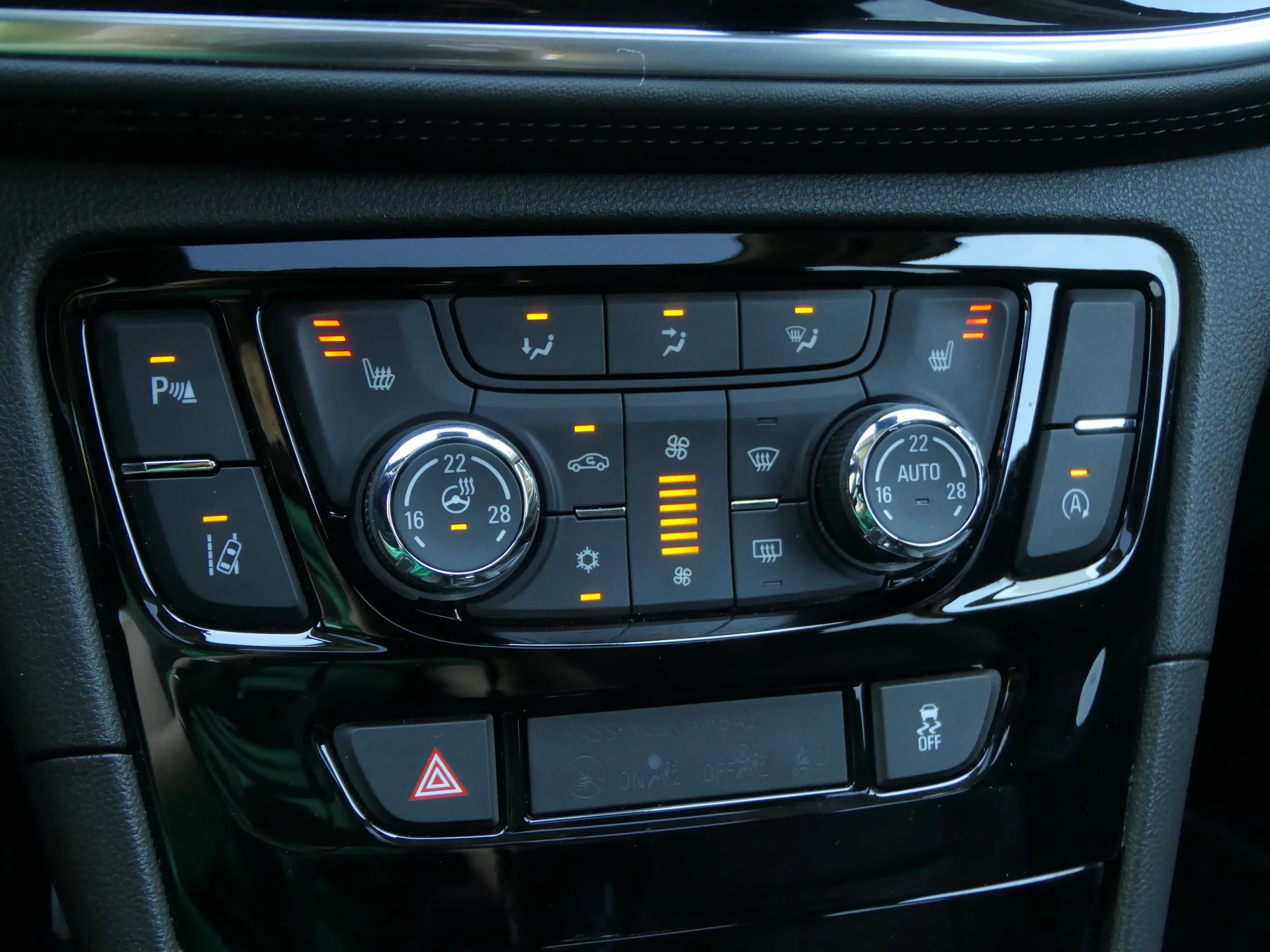 Hoofdafbeelding Opel Mokka X