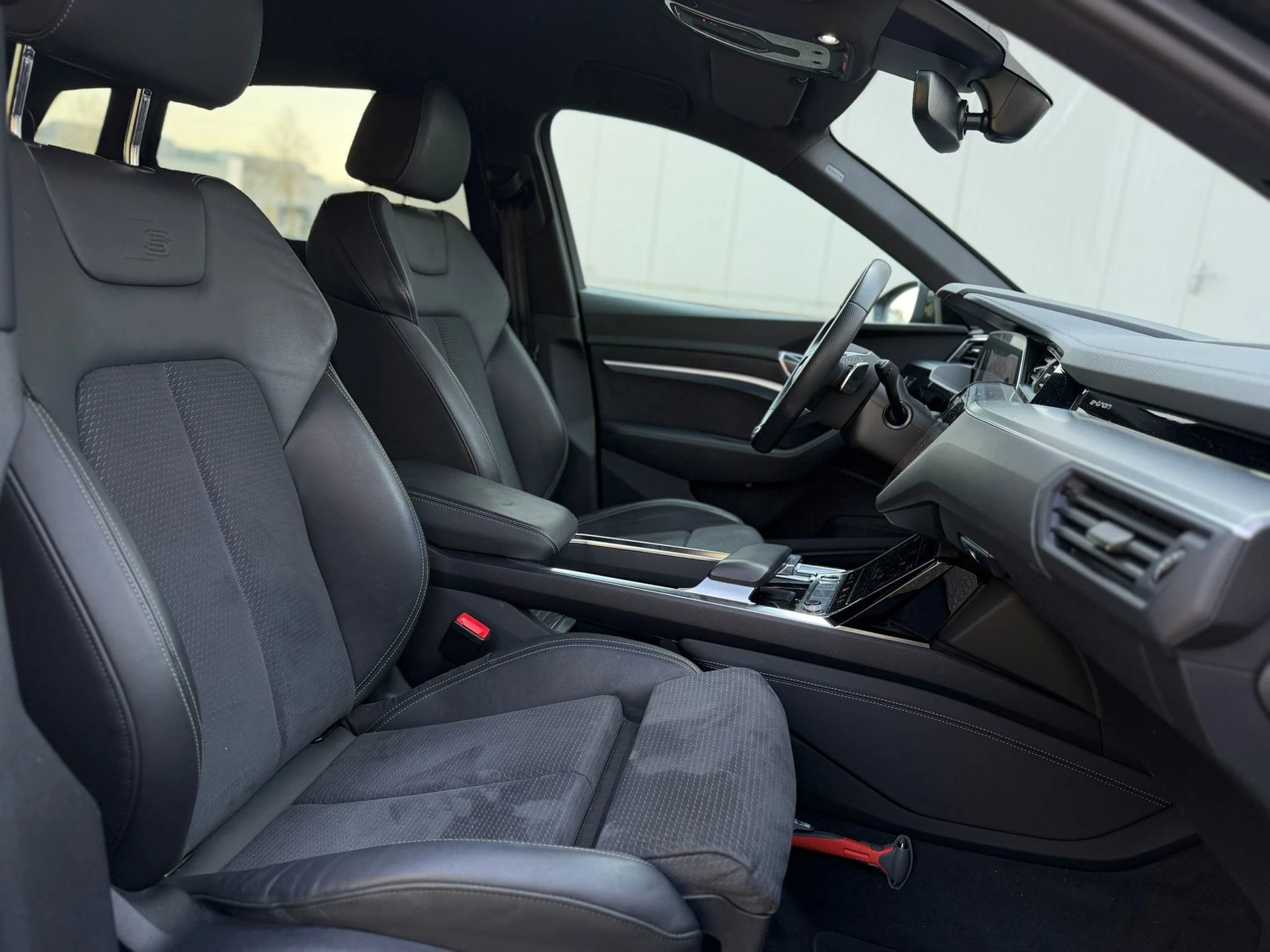 Hoofdafbeelding Audi e-tron