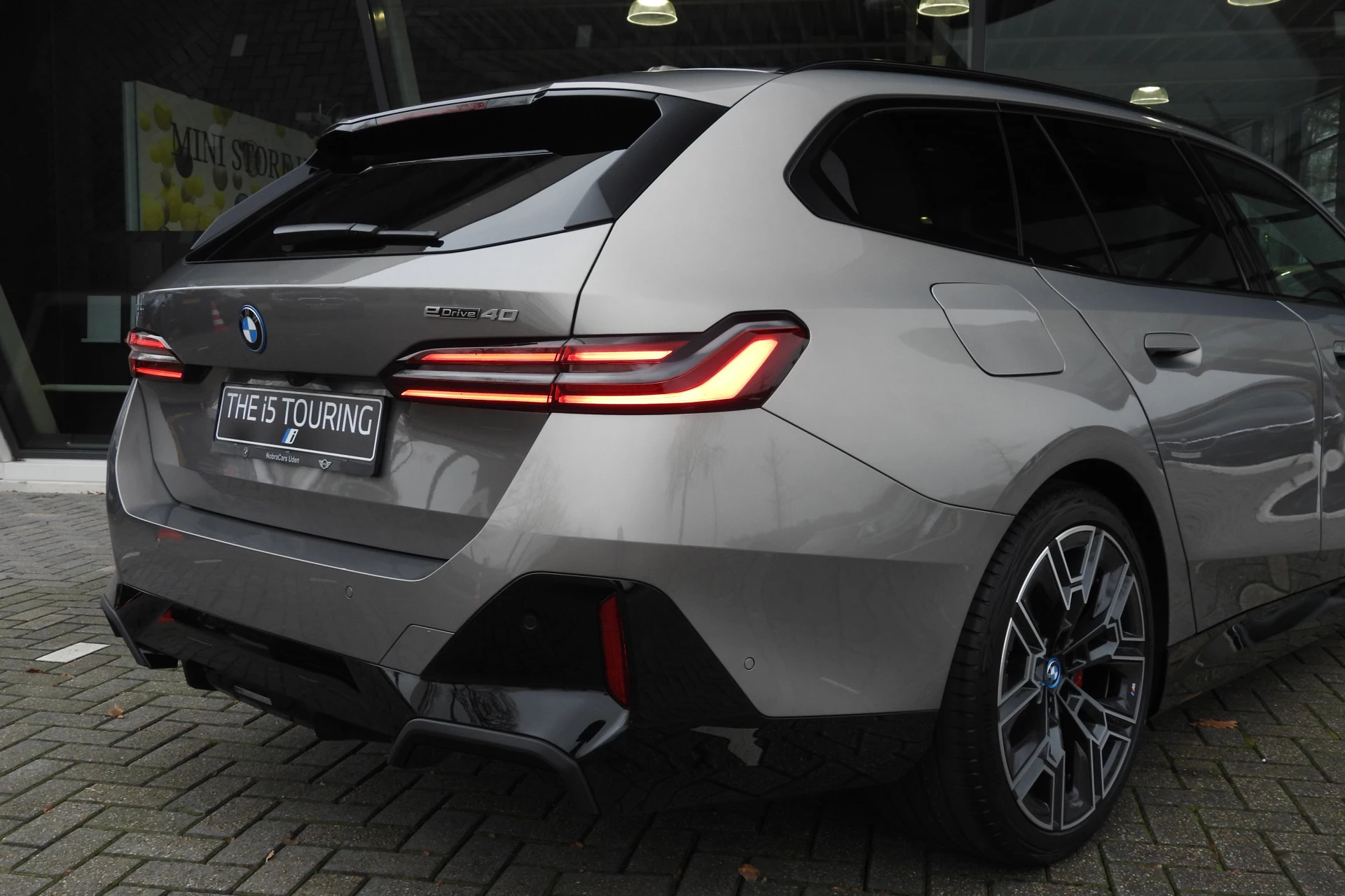 Hoofdafbeelding BMW i5