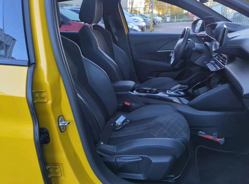 Hoofdafbeelding Peugeot e-208