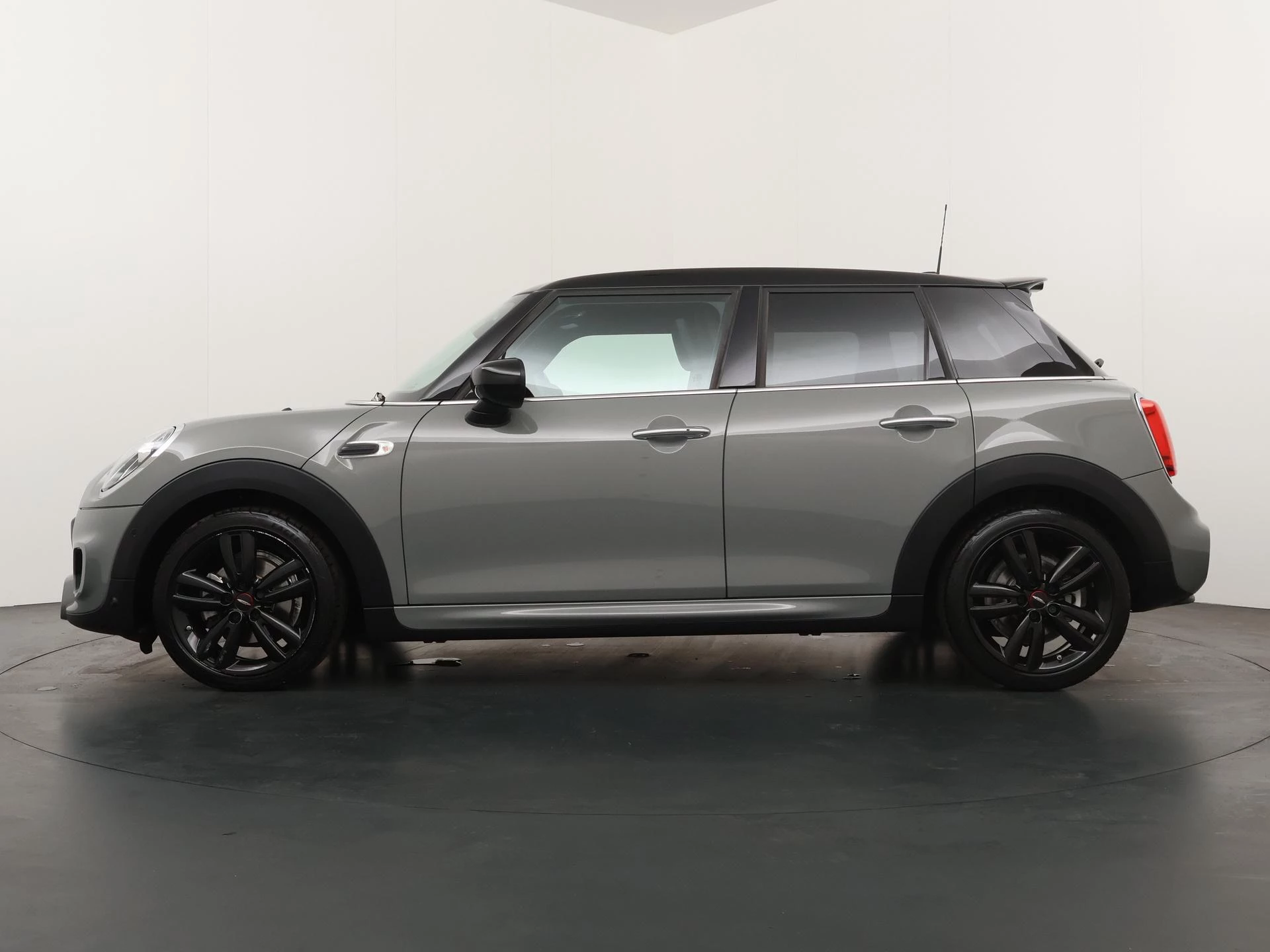 Hoofdafbeelding MINI 5-deurs