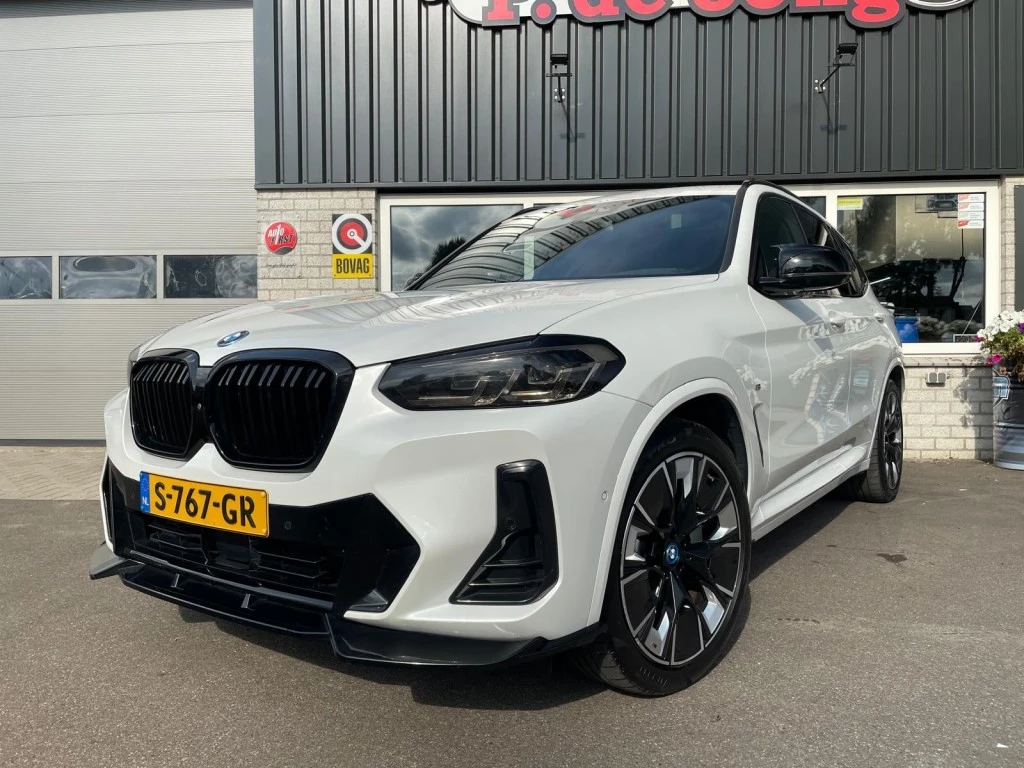 Hoofdafbeelding BMW iX3