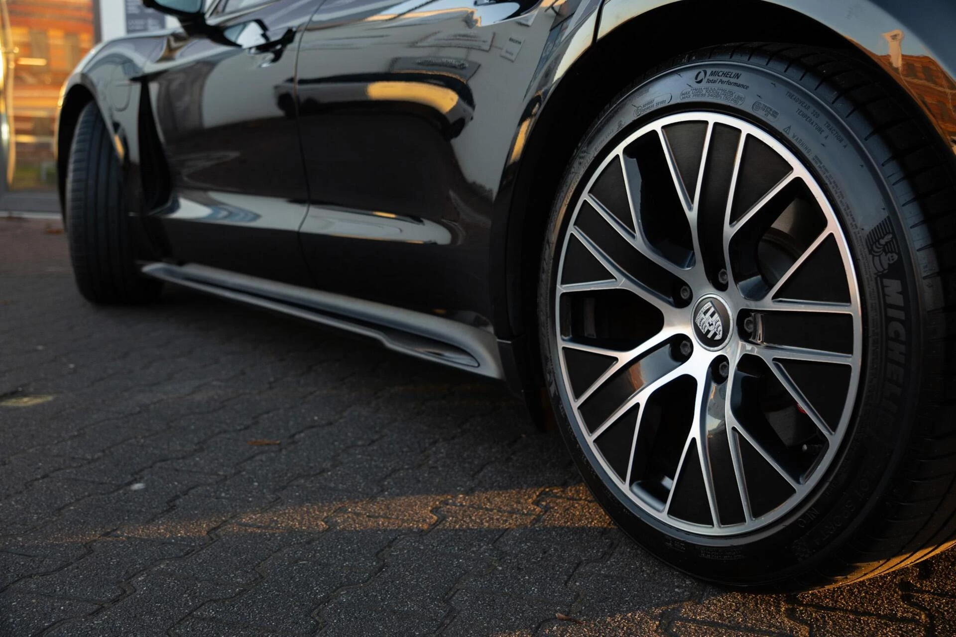 Hoofdafbeelding Porsche Taycan