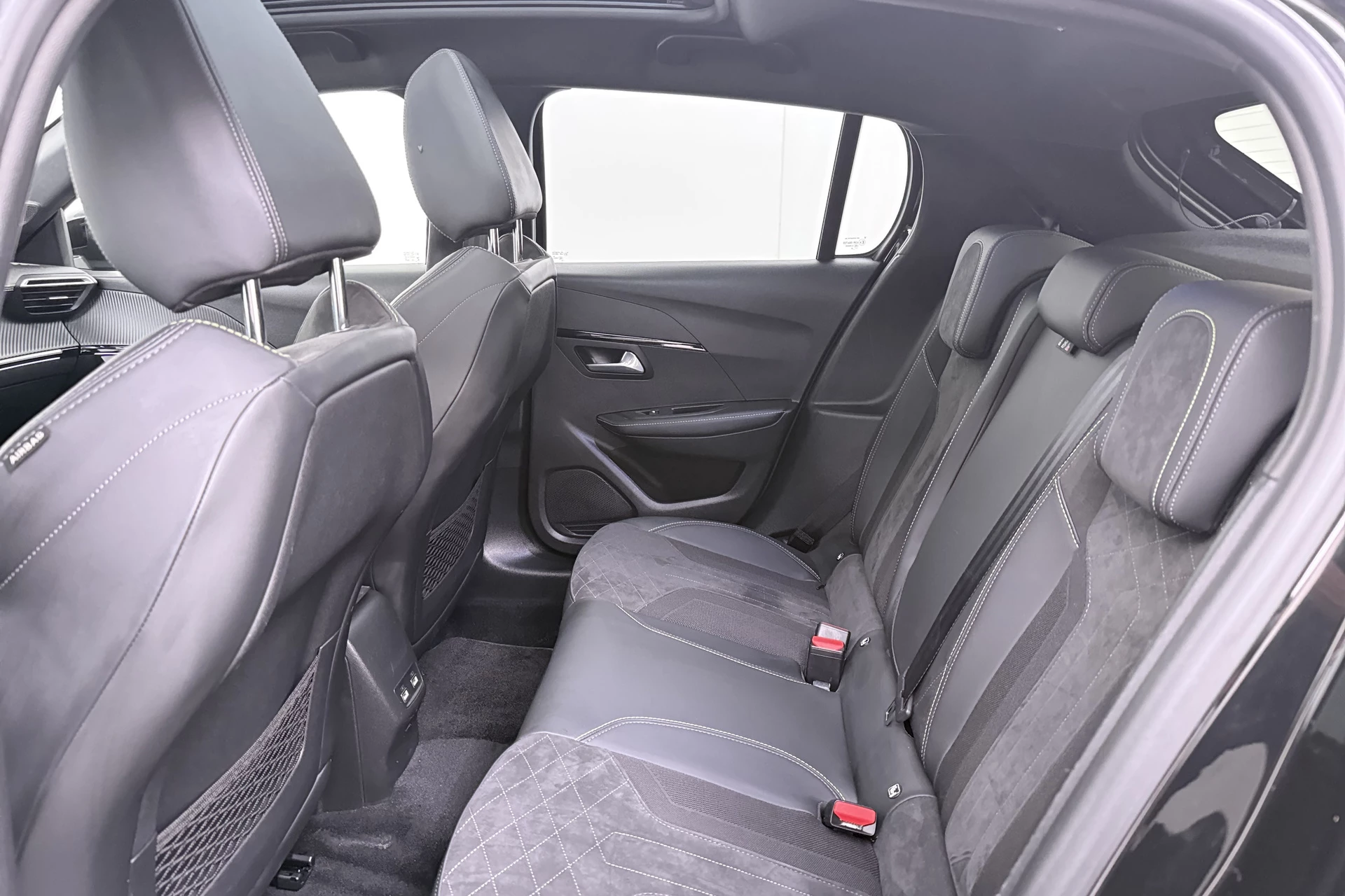 Hoofdafbeelding Peugeot e-208