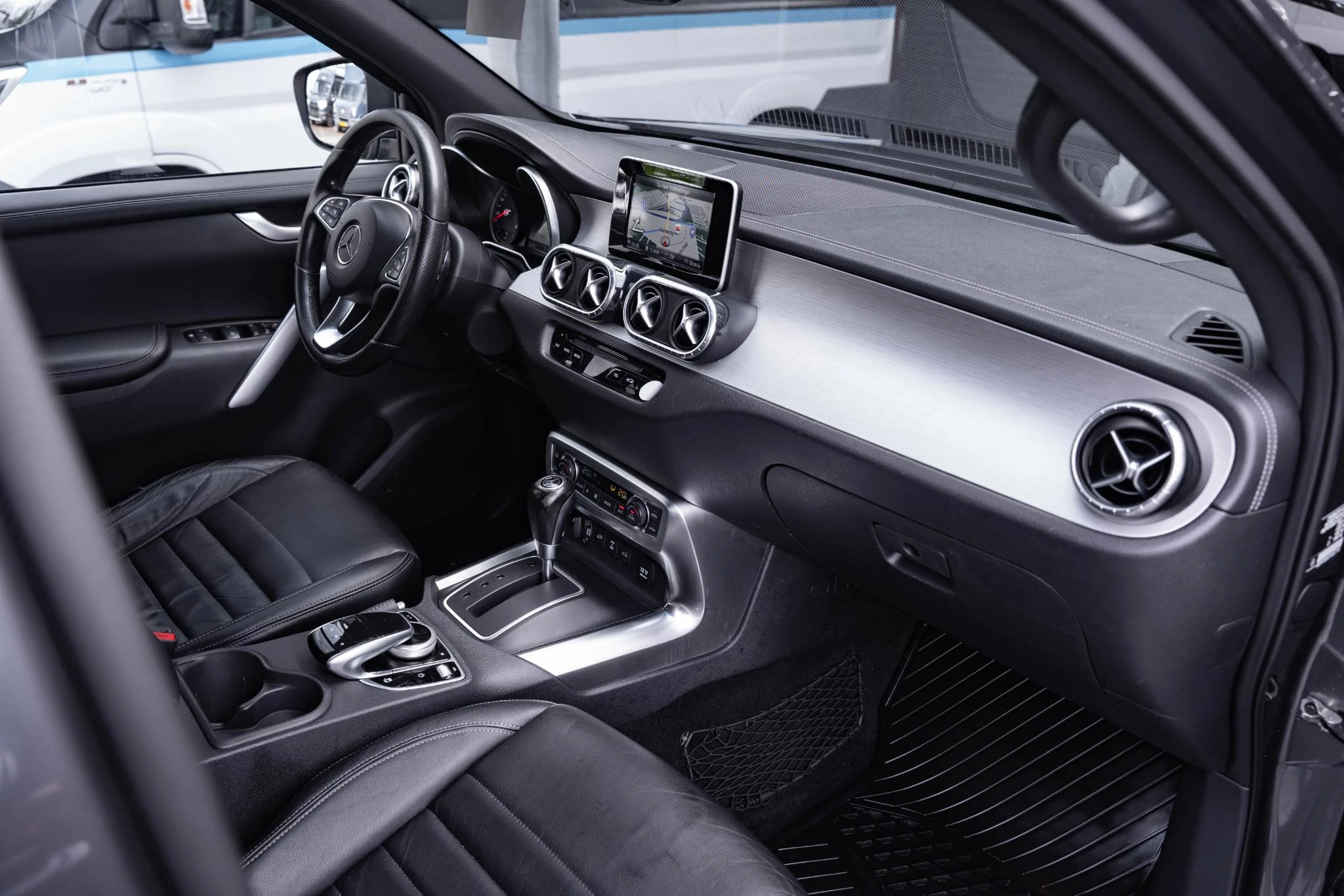 Hoofdafbeelding Mercedes-Benz X-Klasse