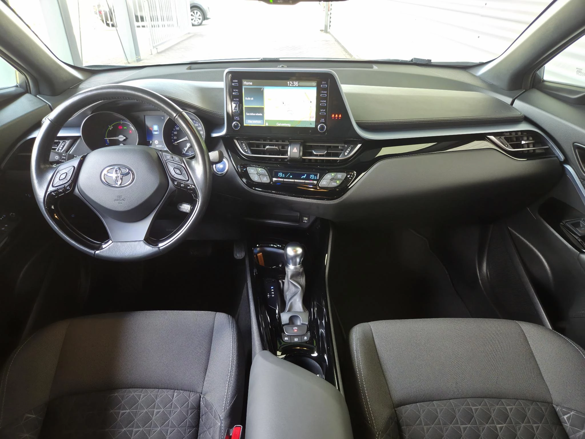 Hoofdafbeelding Toyota C-HR