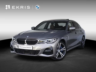 BMW 3 Serie Sedan 330e | High Executive | M Sportpakket | Stuurwielrand Verwarmd | Comfort Access | Schuifdak | Elektrisch Verstelbare Sportstoelen | Driving Assistant Professional | Head-Up Display | Harman Kardon | 19''