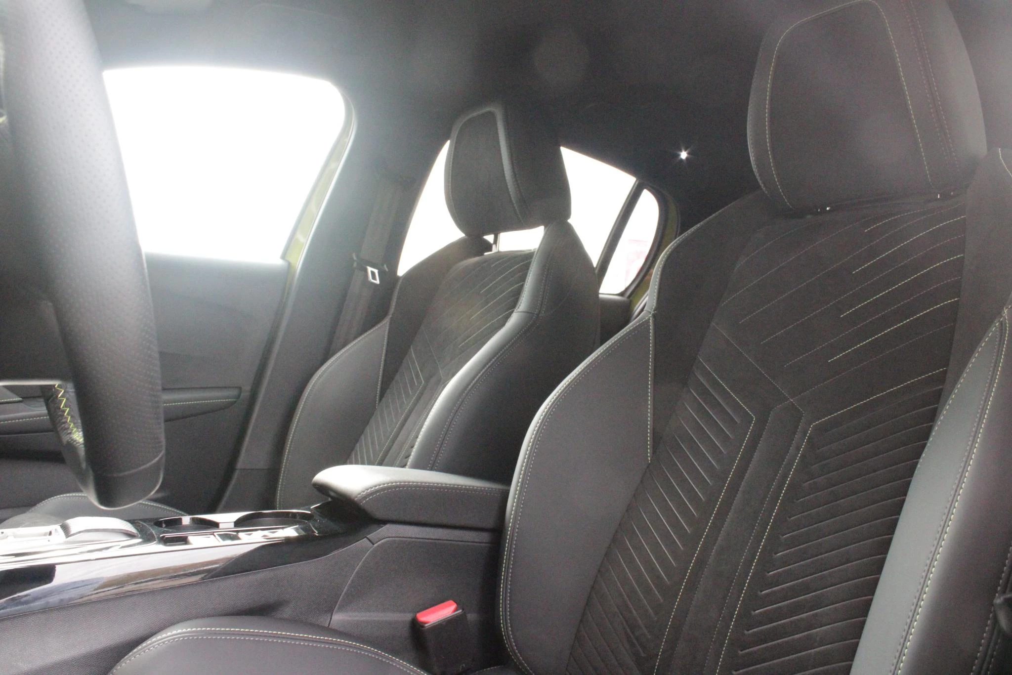 Hoofdafbeelding Peugeot e-208