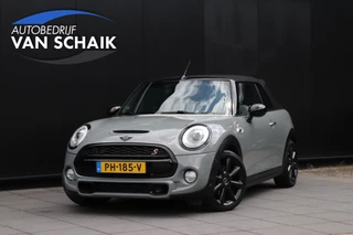 Hoofdafbeelding MINI Cooper S Cabrio MINI Cooper S Cabrio Mini 2.0 Chili Serious Business 192 PK | LEDER | STOELVERW. | H&K | HEAD-UP | PDC | CRUISE | NAVI |