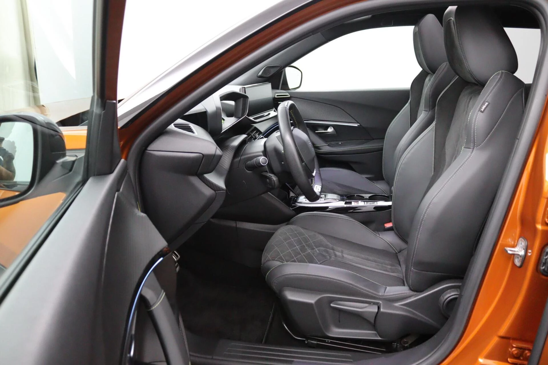 Hoofdafbeelding Peugeot e-2008