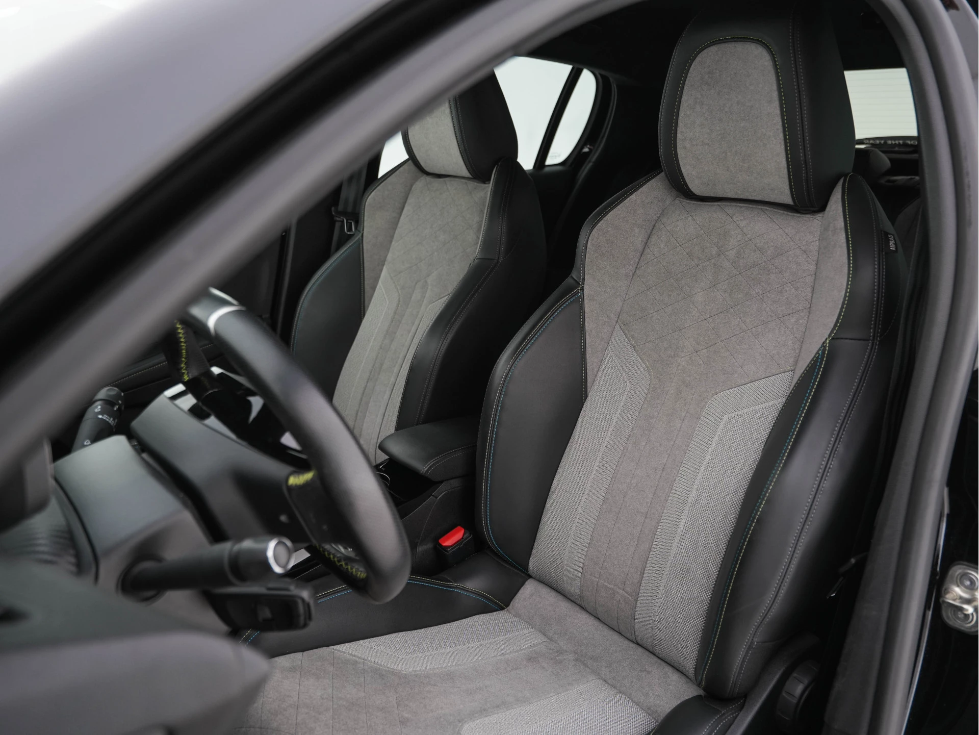 Hoofdafbeelding Peugeot e-208