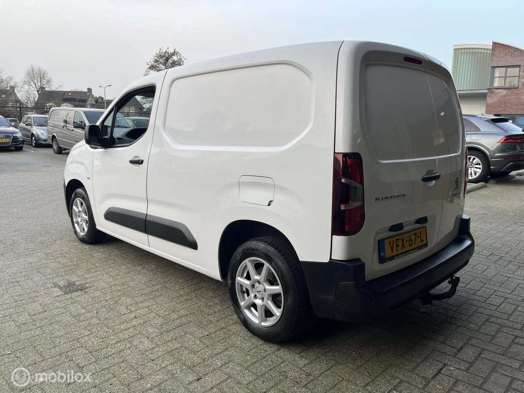 Hoofdafbeelding Peugeot Partner