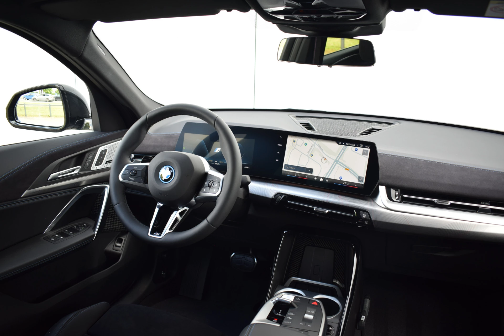 Hoofdafbeelding BMW iX2