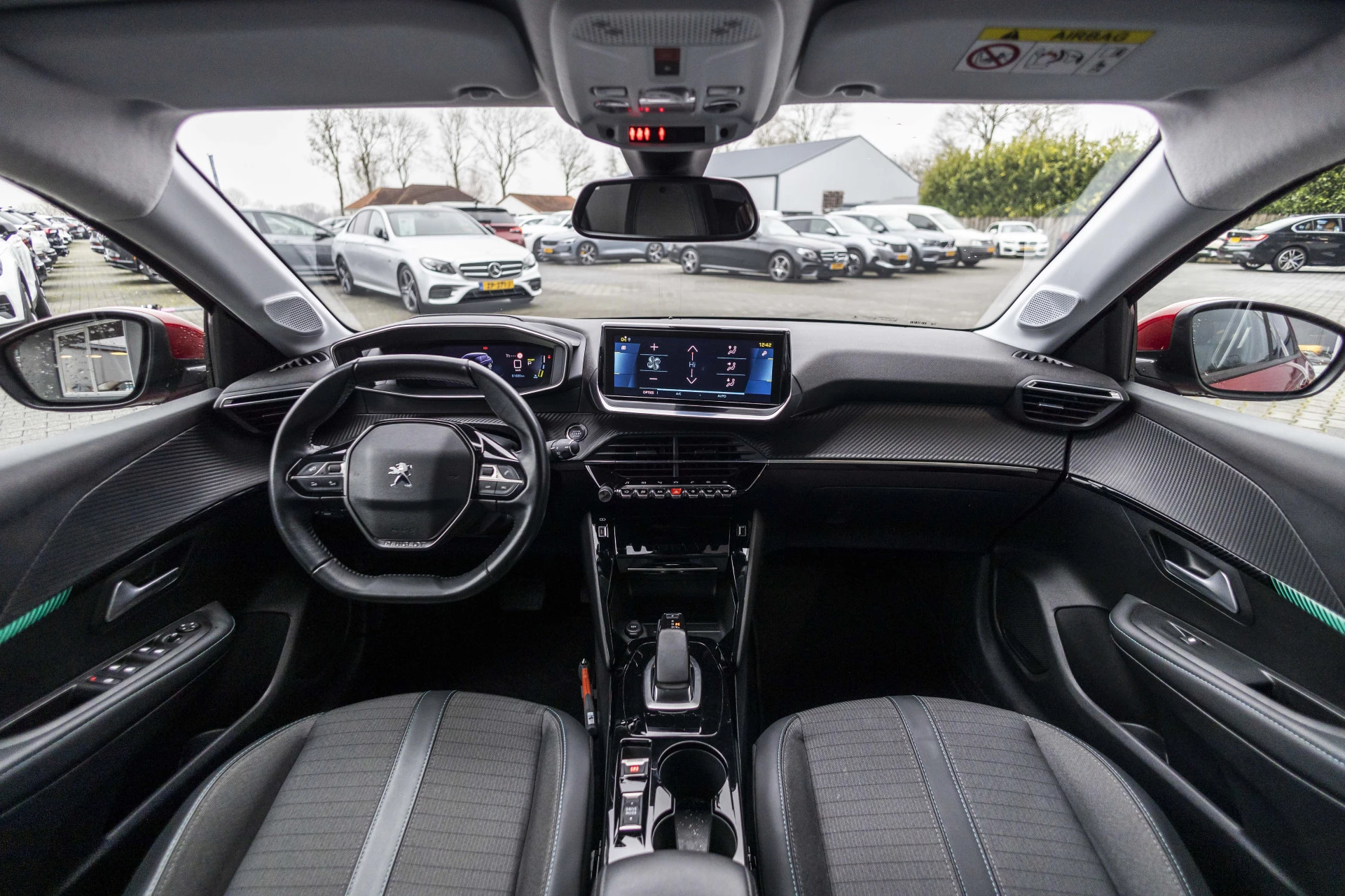 Hoofdafbeelding Peugeot e-208