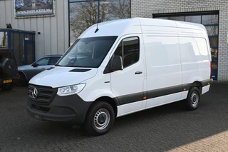 Hoofdafbeelding Mercedes-Benz eSprinter Mercedes-Benz eSprinter 314 L2H2 Pro 81kWh DC opladen 115 kW, Betimmering laadruimte, Etc.