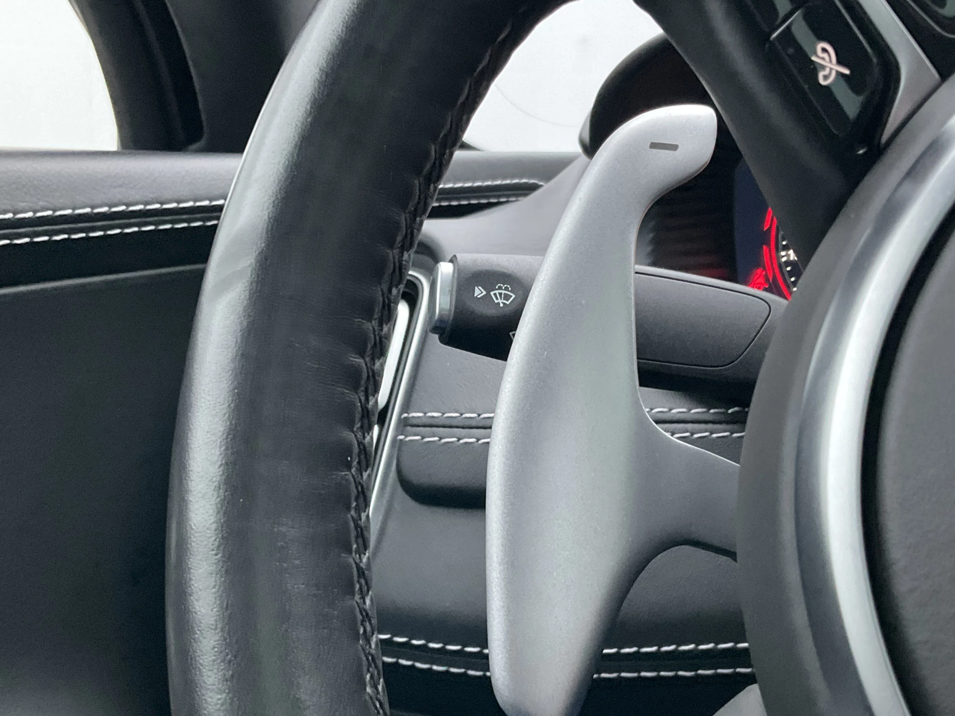 Hoofdafbeelding Aston Martin DBX