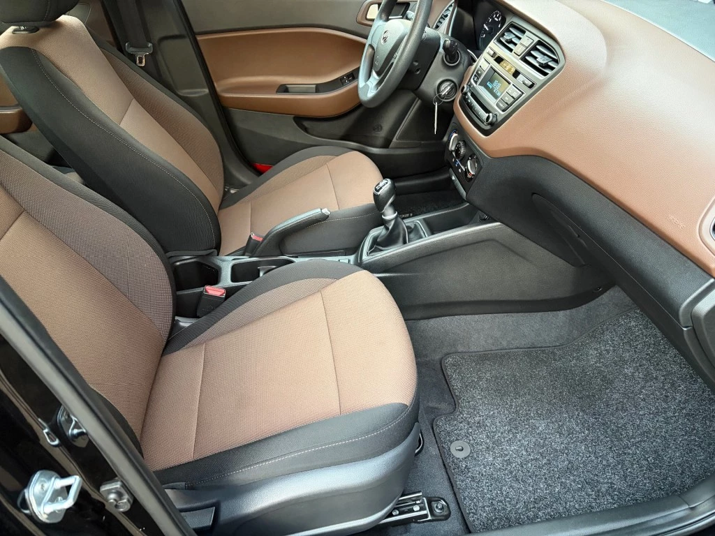 Hoofdafbeelding Hyundai i20