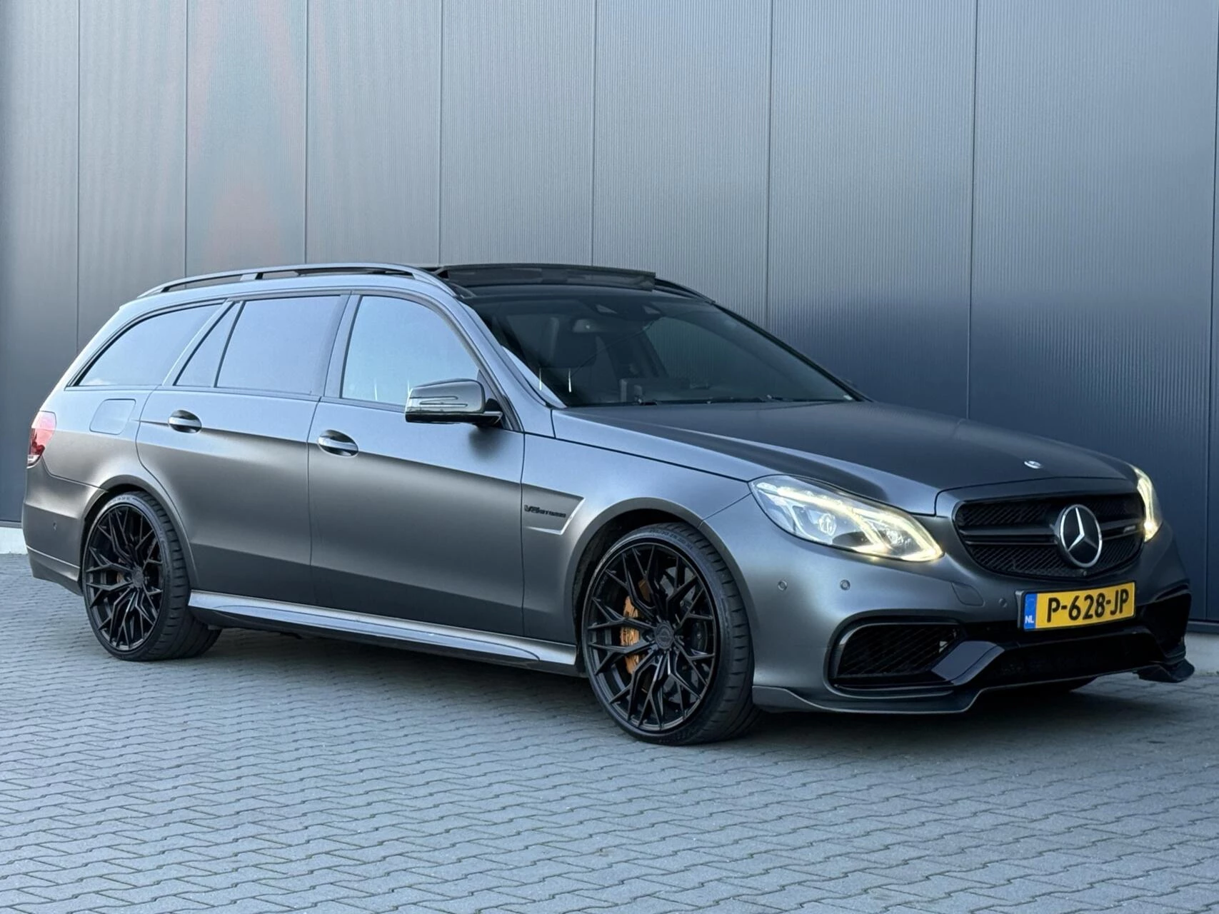 Hoofdafbeelding Mercedes-Benz E-Klasse