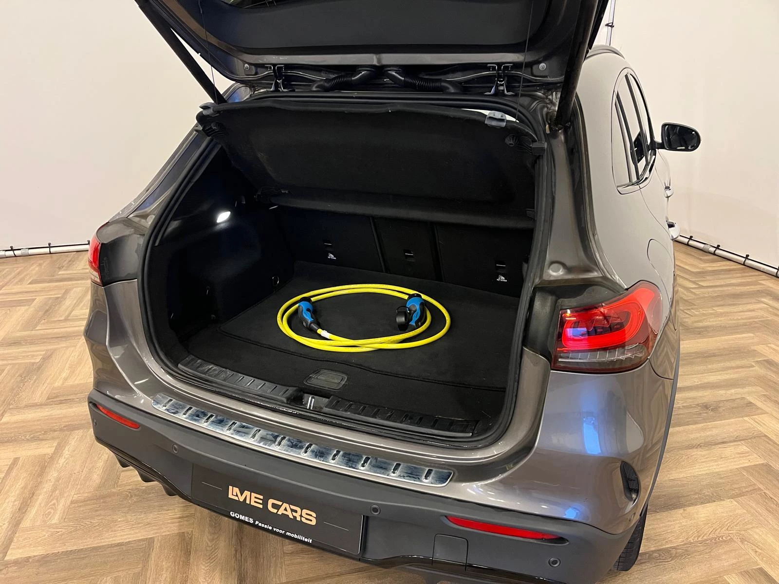 Hoofdafbeelding Mercedes-Benz EQA