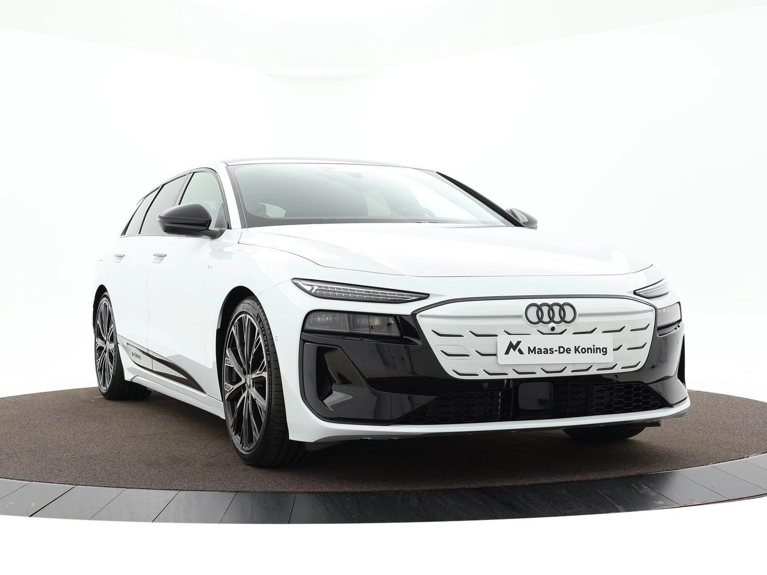 Hoofdafbeelding Audi A6 Avant e-tron