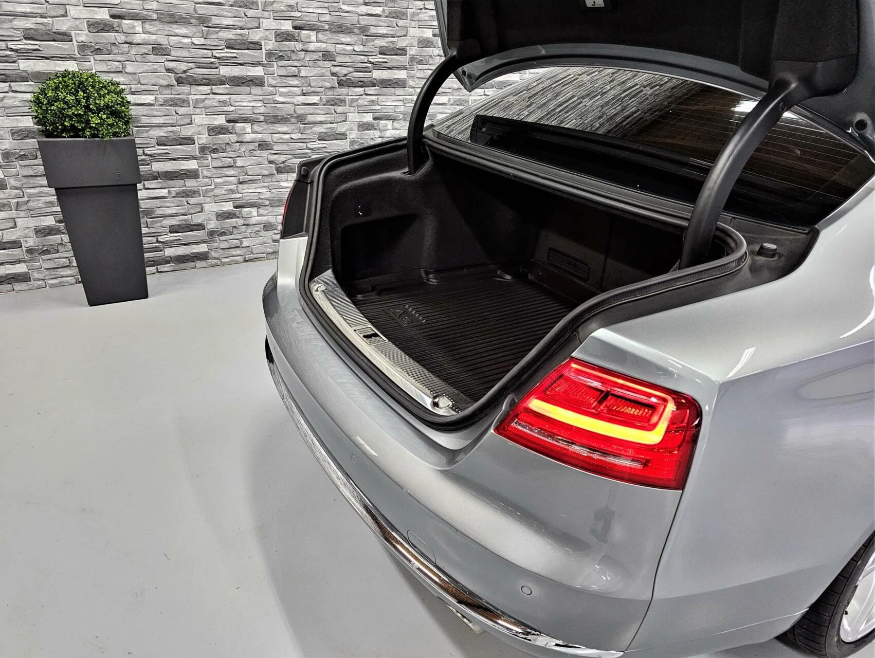 Hoofdafbeelding Audi A8