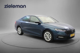 Škoda Octavia 1.0 e-TSI Sport Business Automaat - Digitaal Cockpit, Carplay, Sportstoelen