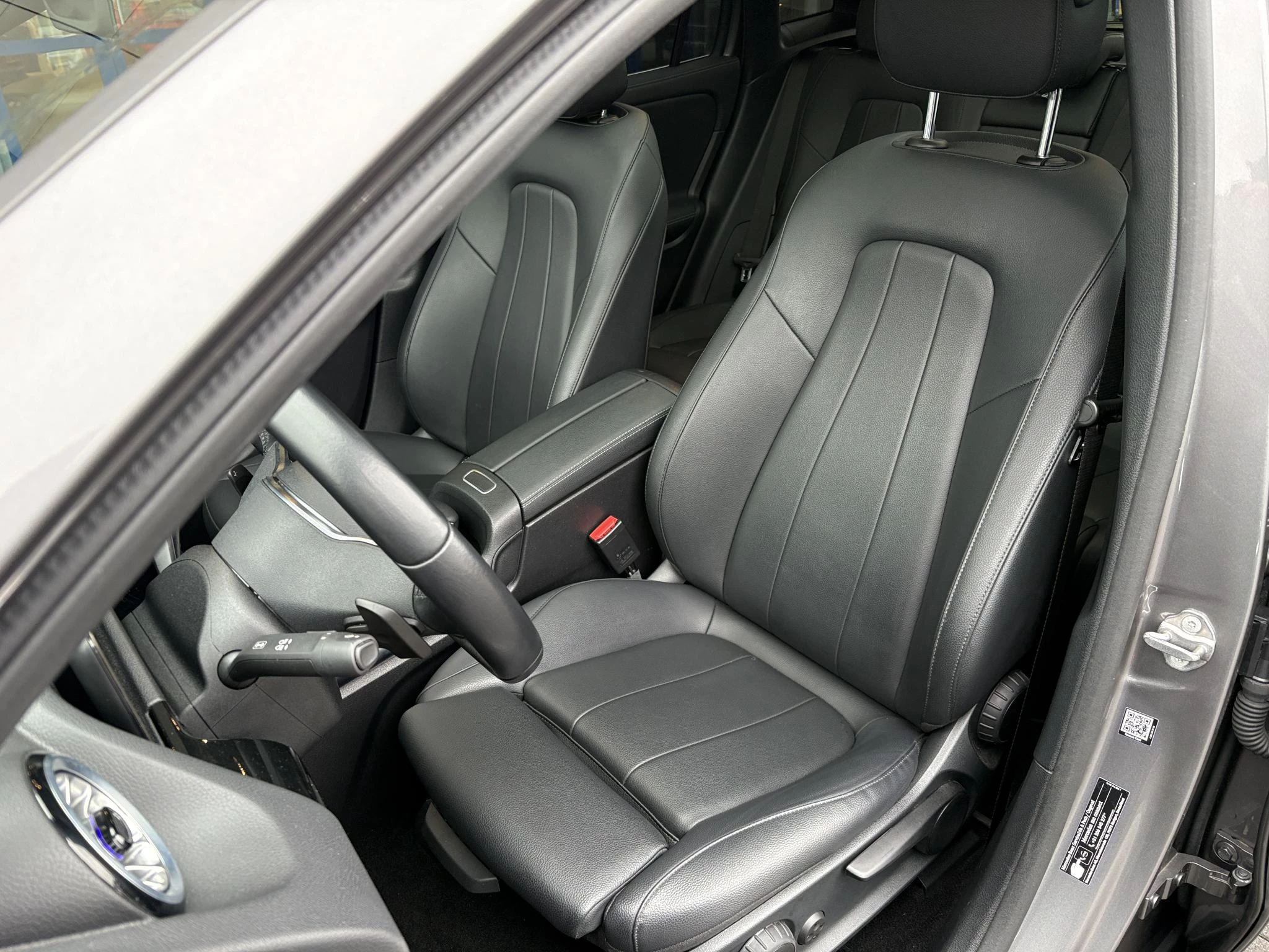 Hoofdafbeelding Mercedes-Benz EQA
